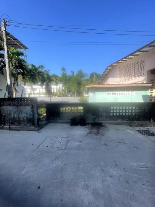 Near Bangtao Muay Thai & Mma * Ban Lum Fuang