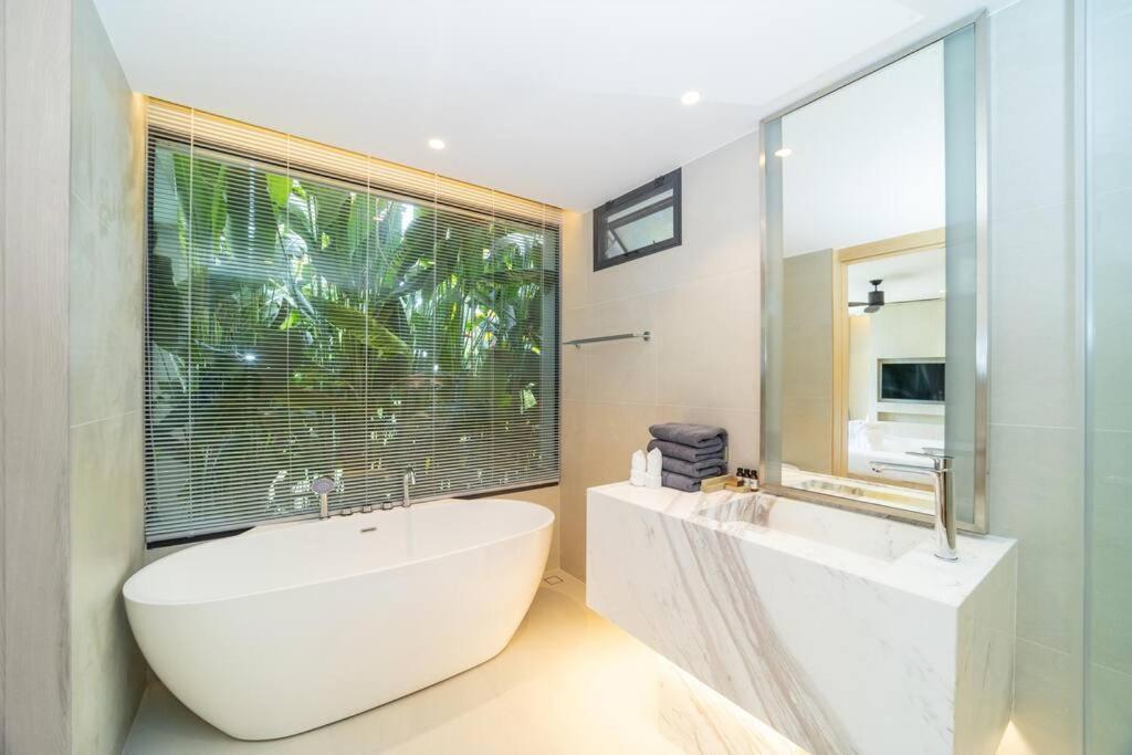 The Salin Seaview Villa Ban Kata