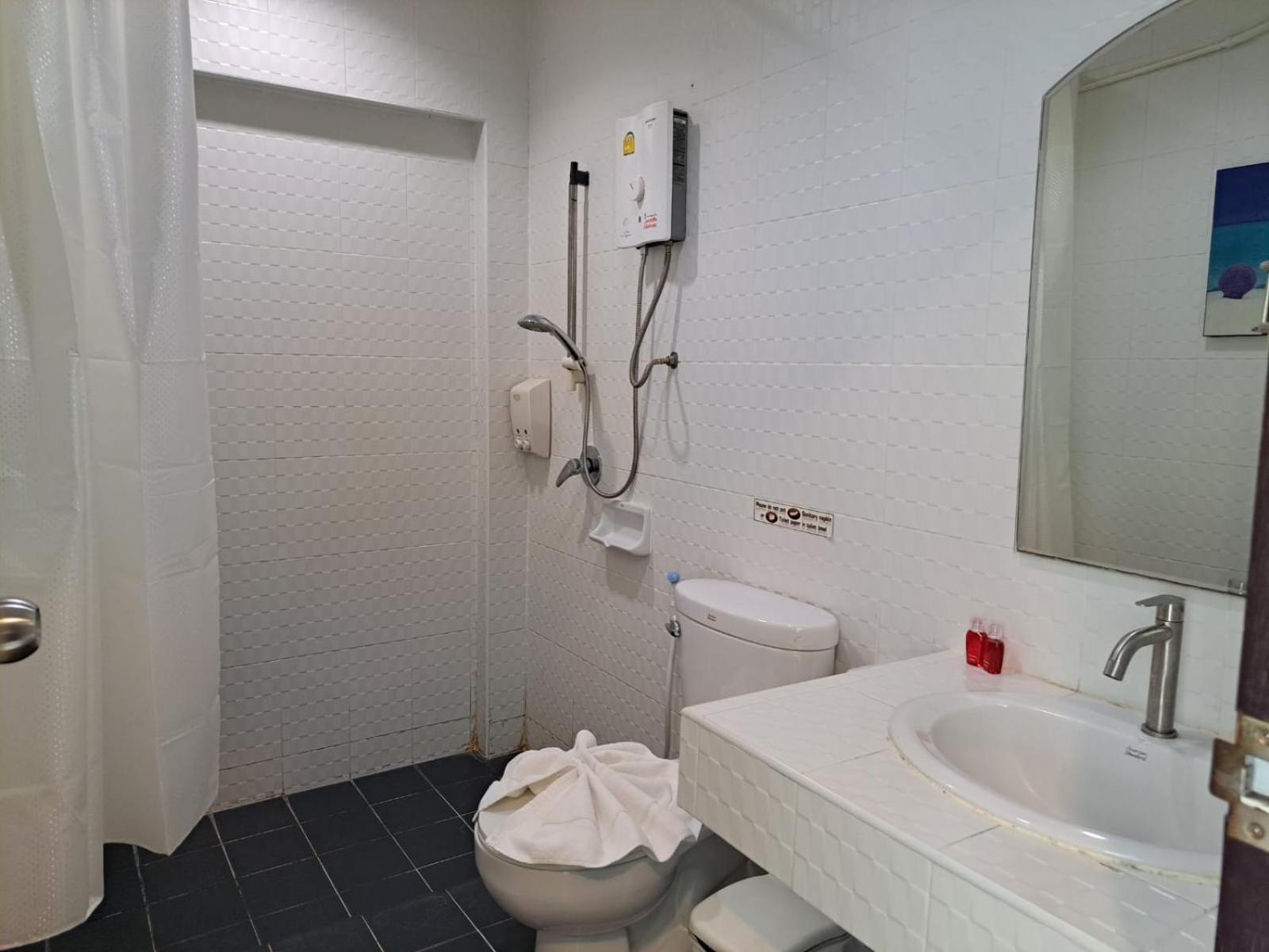 Baan Oui - Nai Harn Apartment *