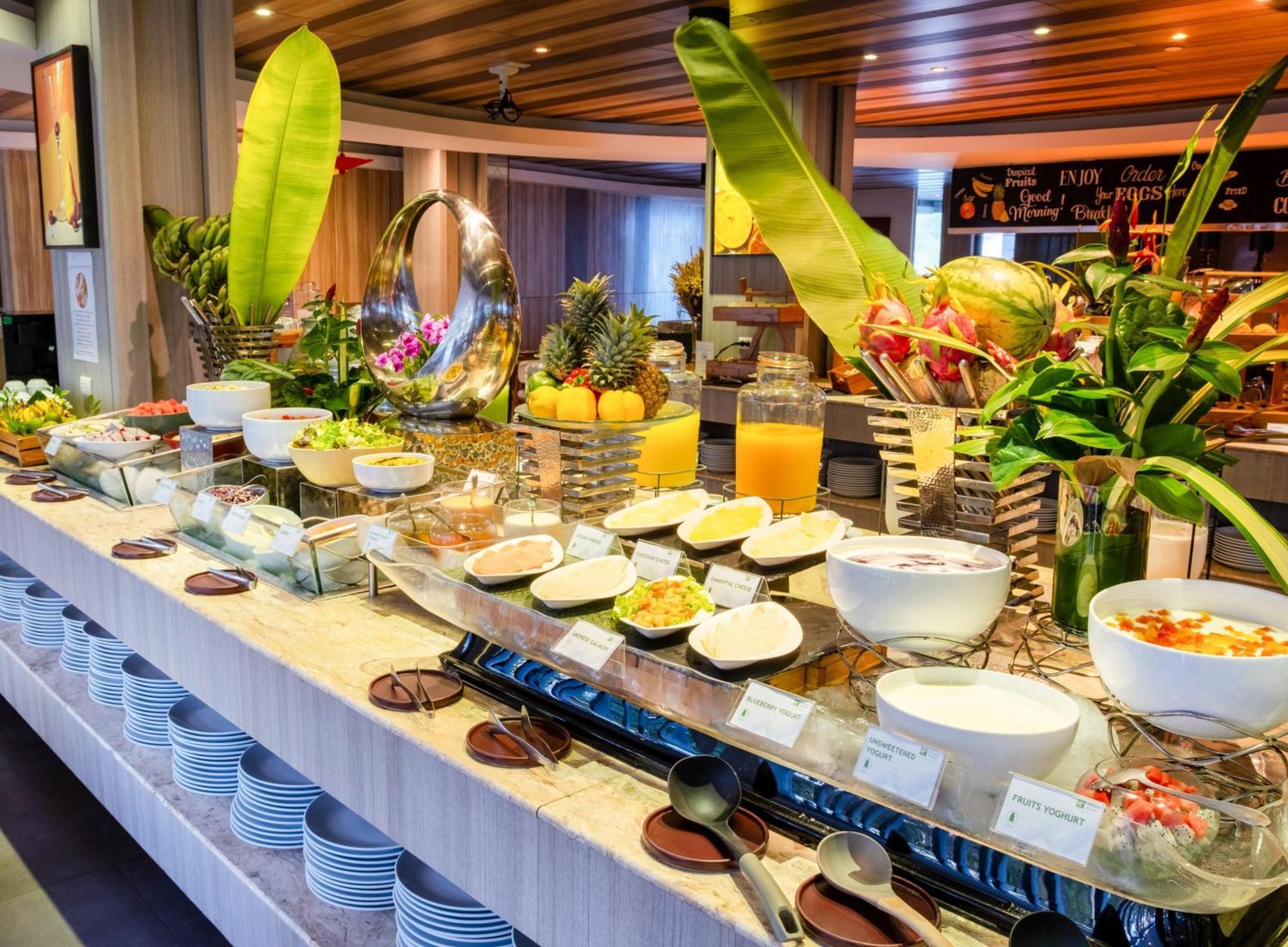 Hotel Phuket By Ihg 4*