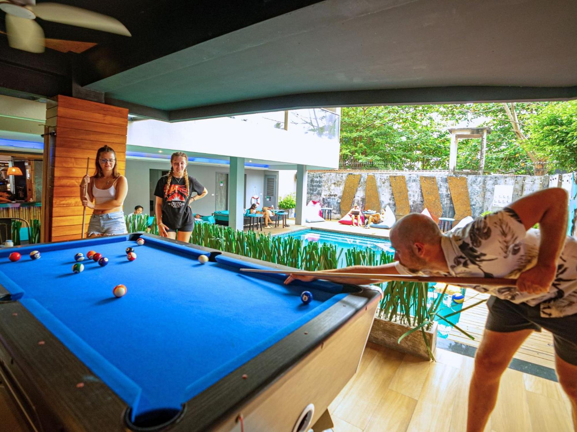 Mad Monkey Phuket * Patong