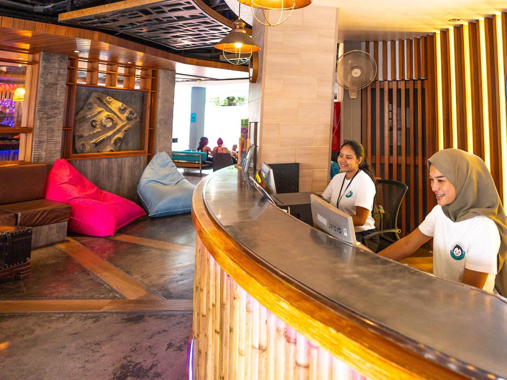 Hostel Mad Monkey Phuket Patong