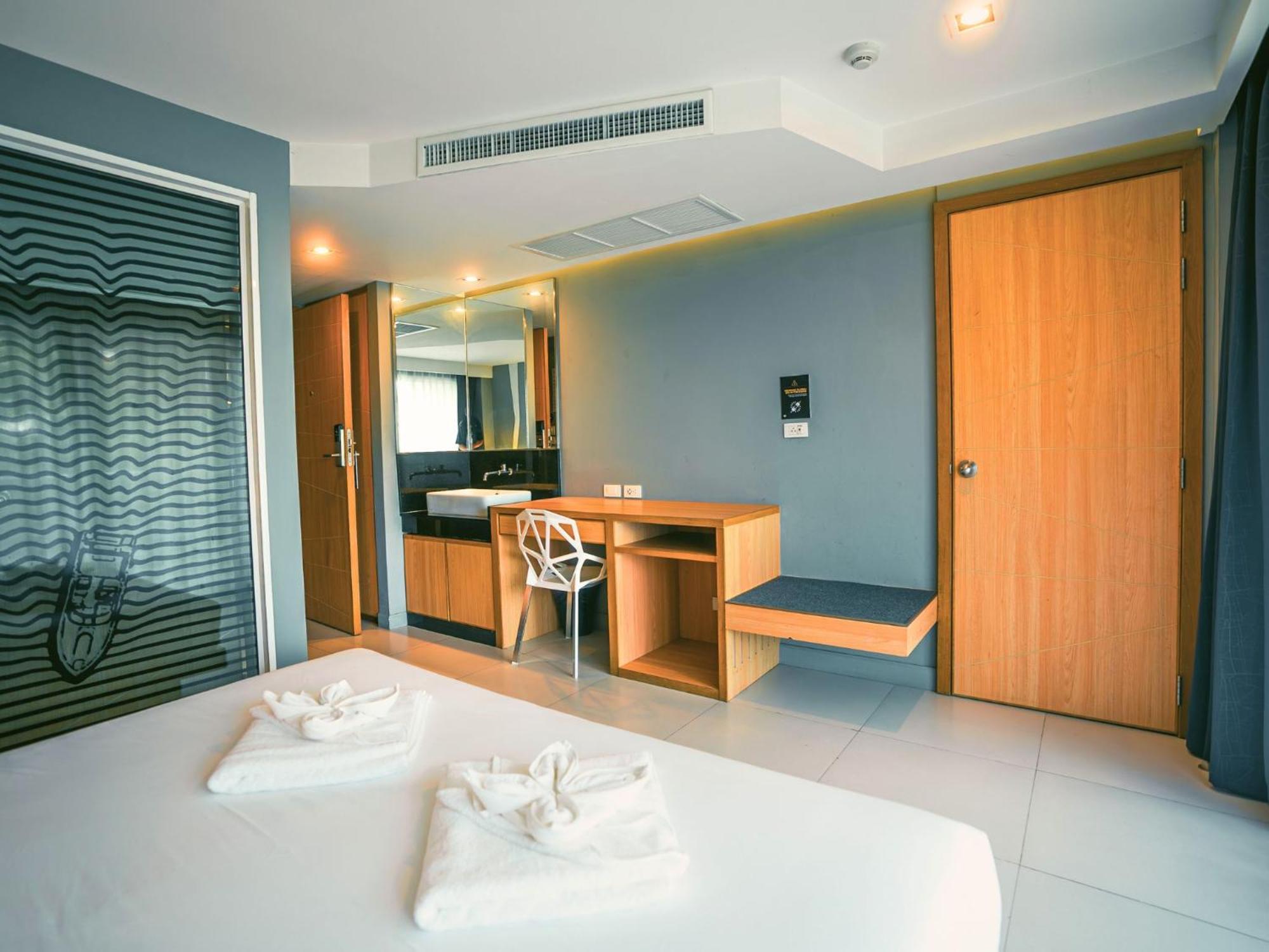 Hostel Mad Monkey Phuket *