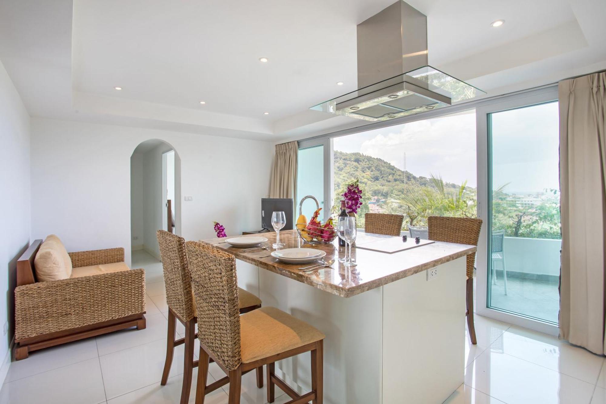 Scenic Kata Ocean View O17*1br*just 5 Min Drive To Kata