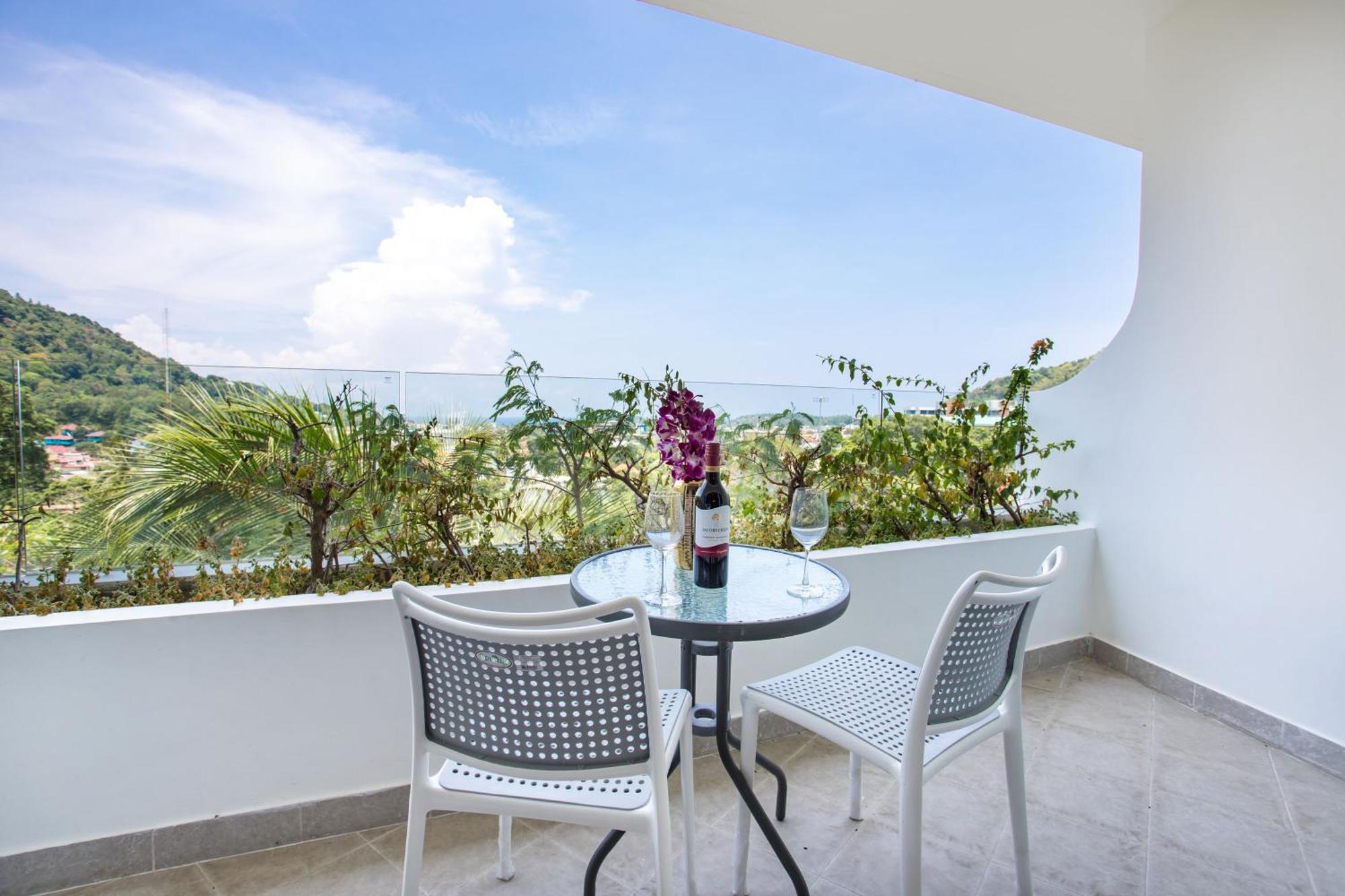 Scenic Kata Ocean View O17*1br*just 5 Min Drive To Kata Apartment Ban Kata