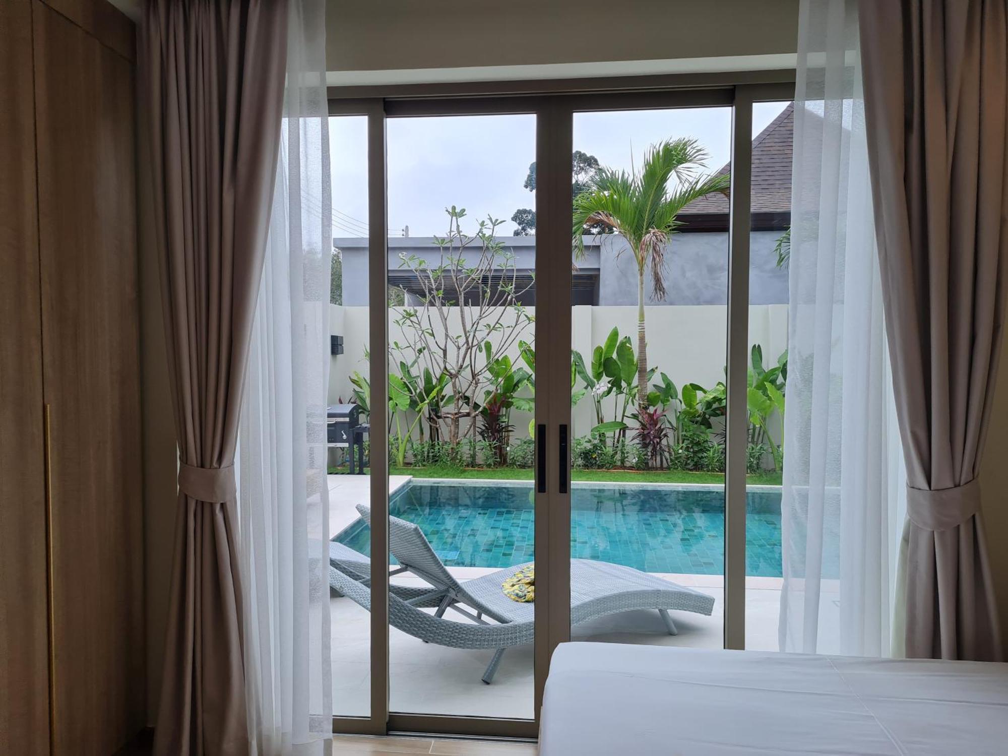 La Phuket Pool