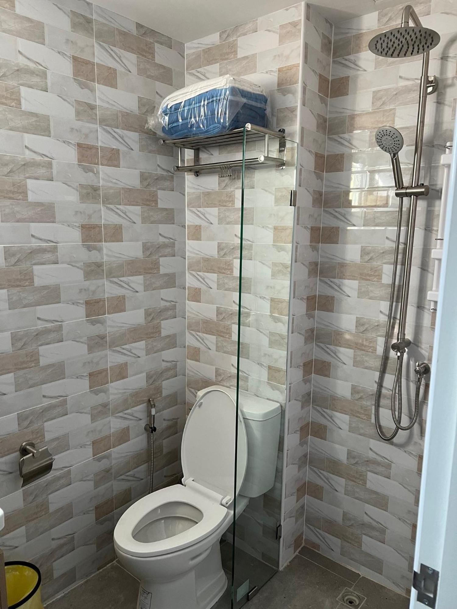 Apartment - 28 Sqm - Kitchen, Private Bathroom, Seating Area, 65