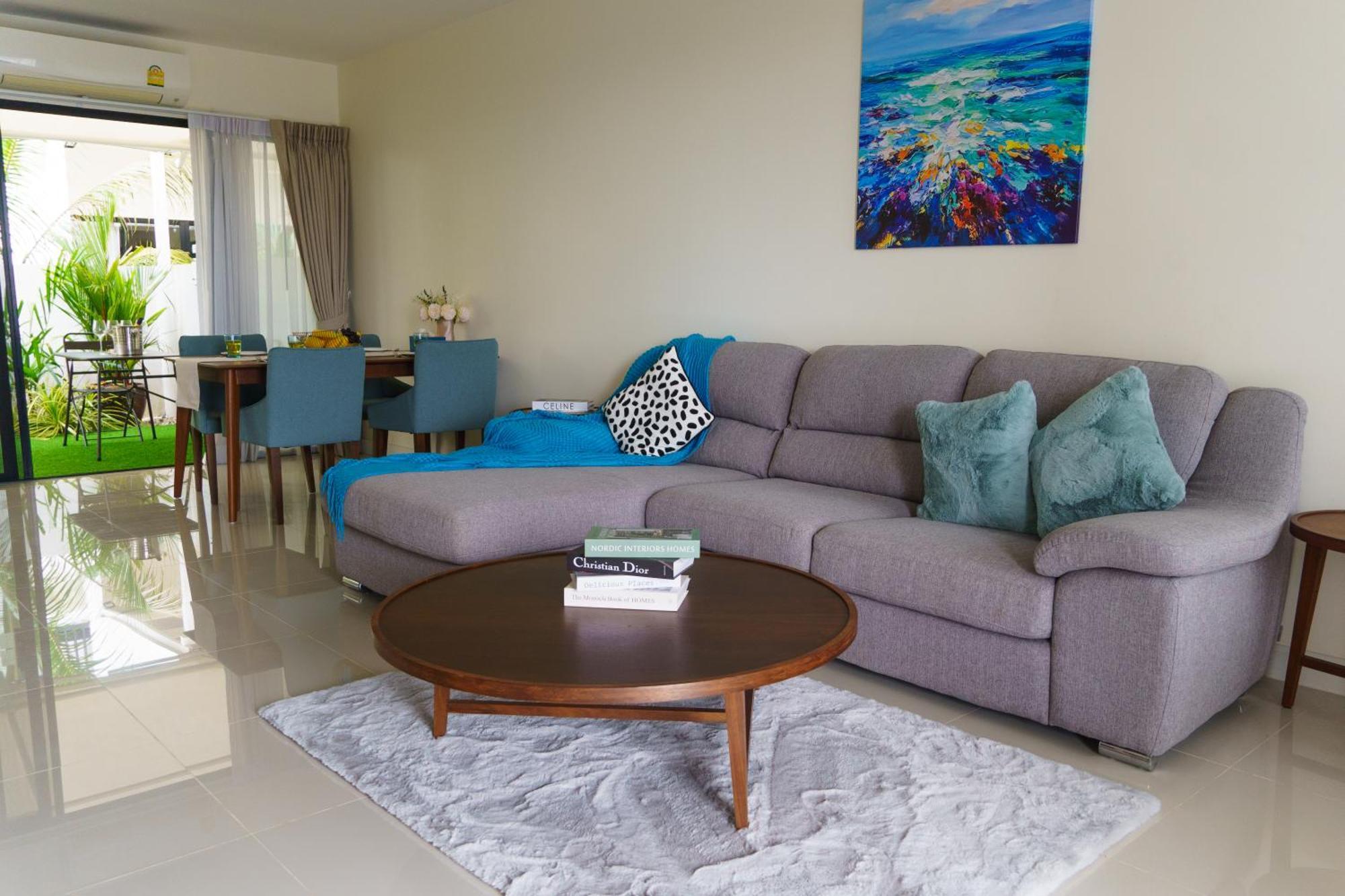 Lovely Townhouse In Laguna Park Villa