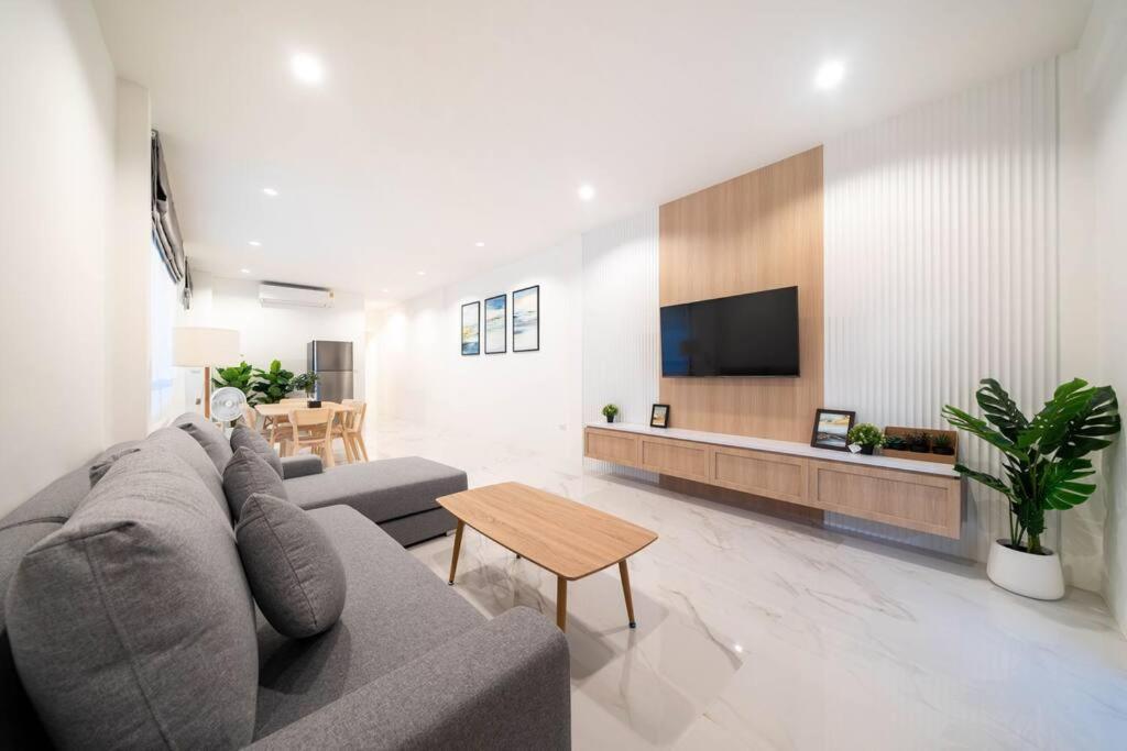 2br Townhome 300m Walk To Fully Equipped *
