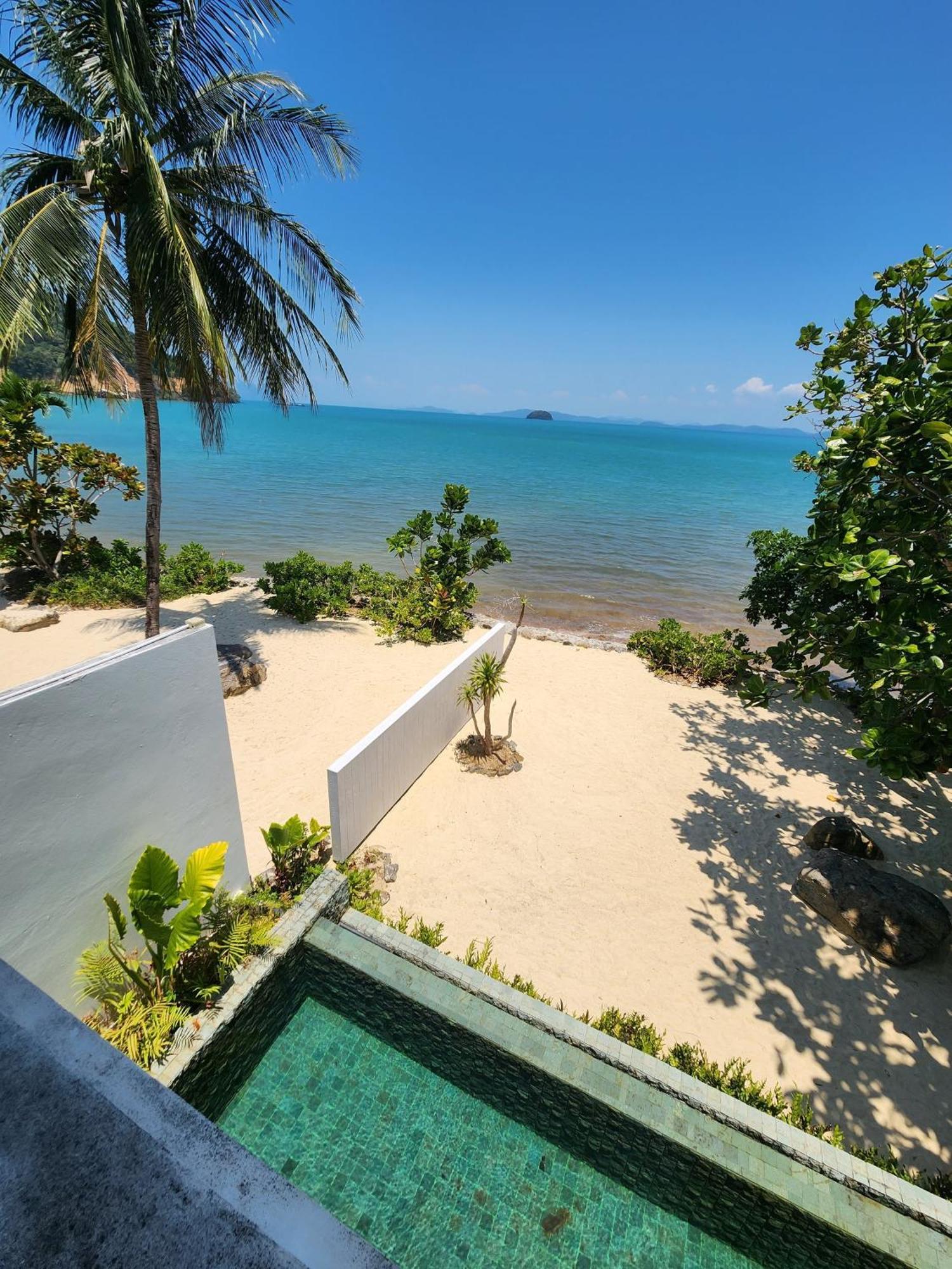 Villa Luxury Beachfront 4 Bedroom Amana At Ta-ke A Phuket