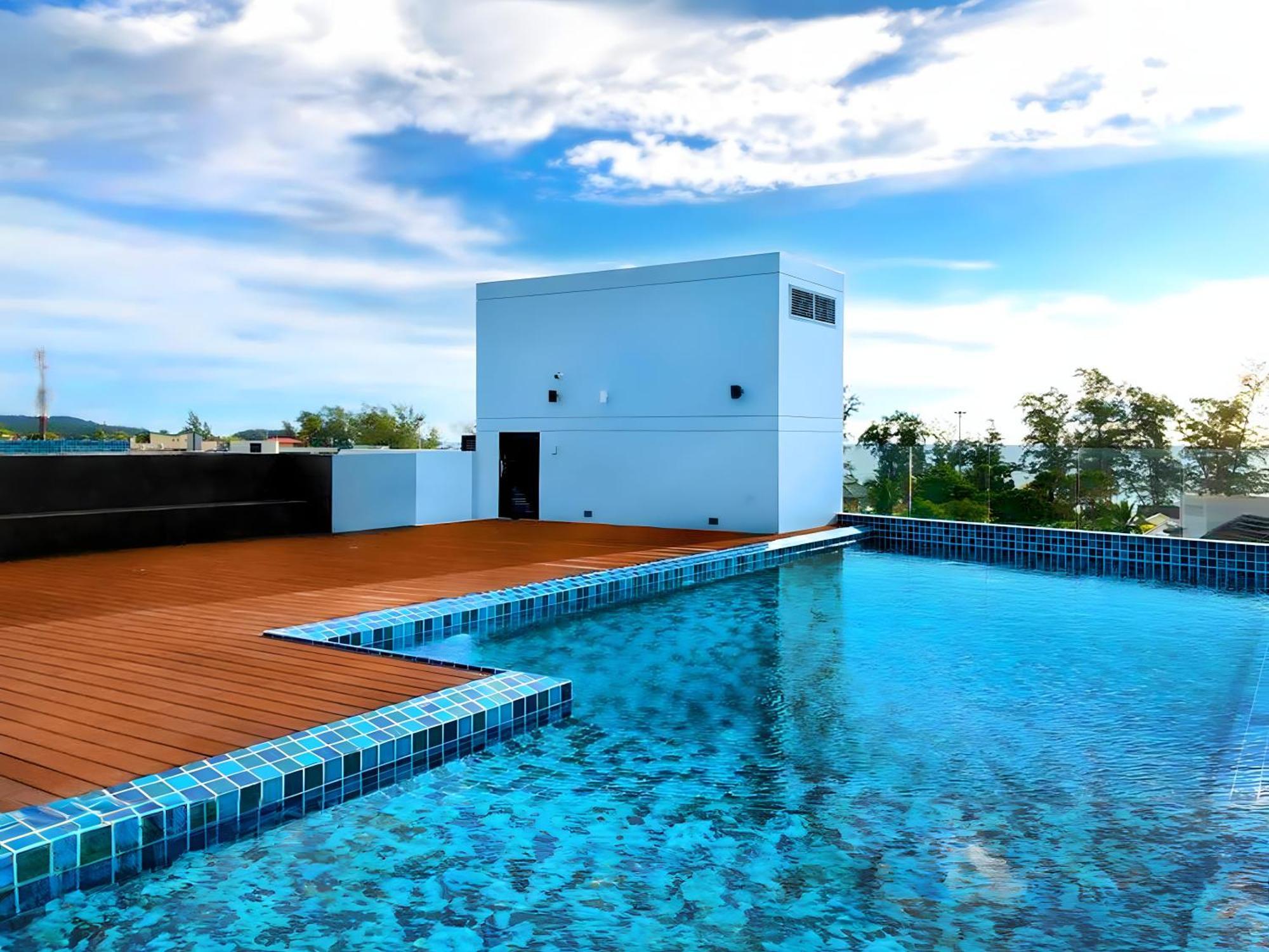 Phoenix Hotel 4*