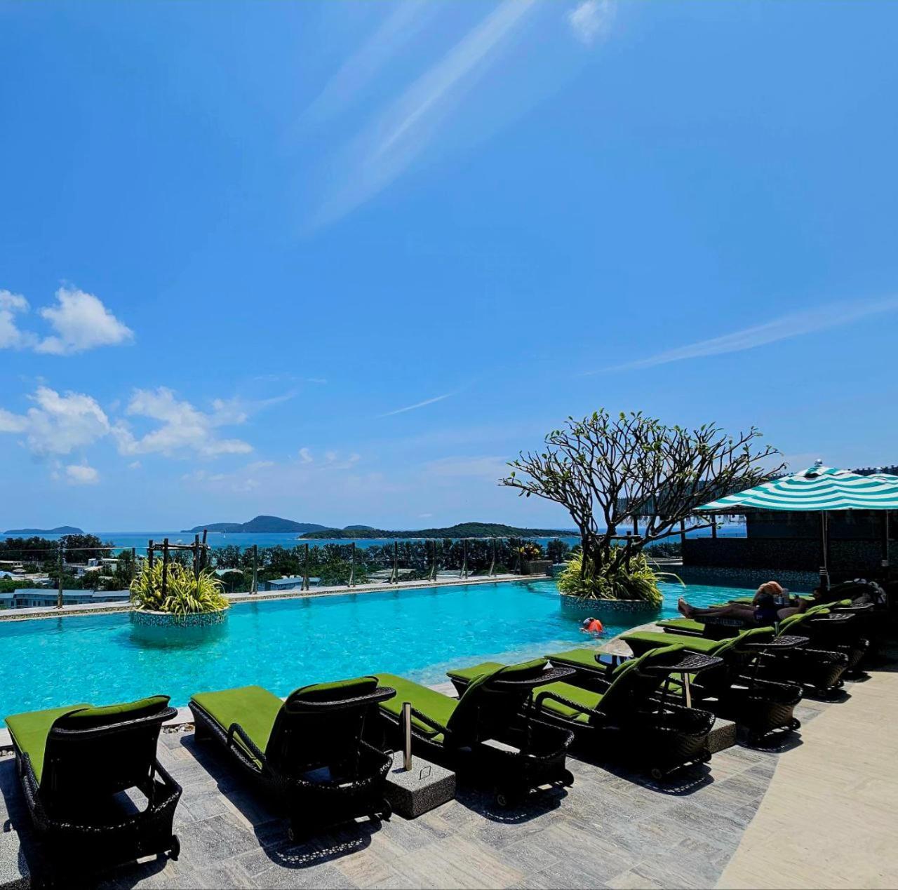 Apartment Calypso Garden Residences By Natalya Phuket