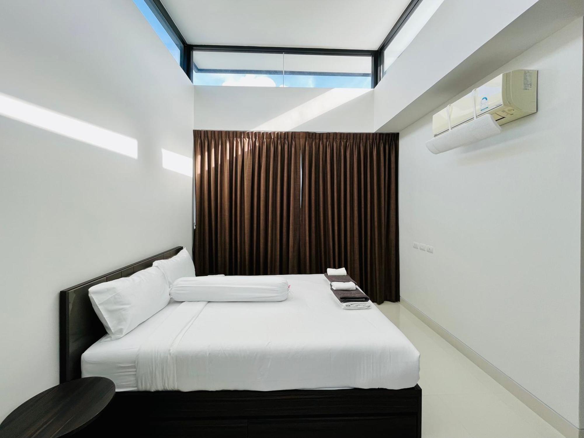 Townhouse 3 Bdr Bangtao Laguna #2-48 Phuket