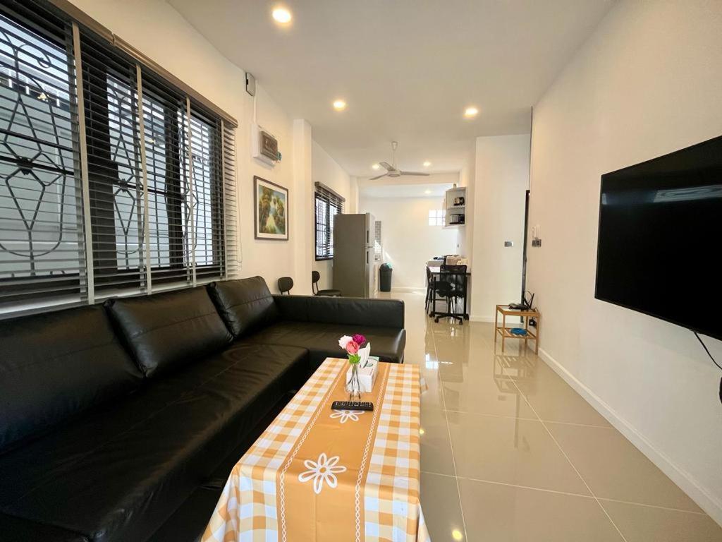 White House With 2br1bath Near Water Fall * Kathu