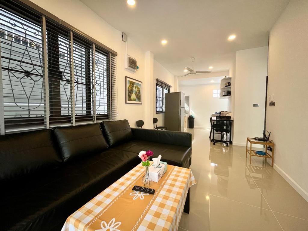 White House With 2br1bath Near Water Fall Holiday home