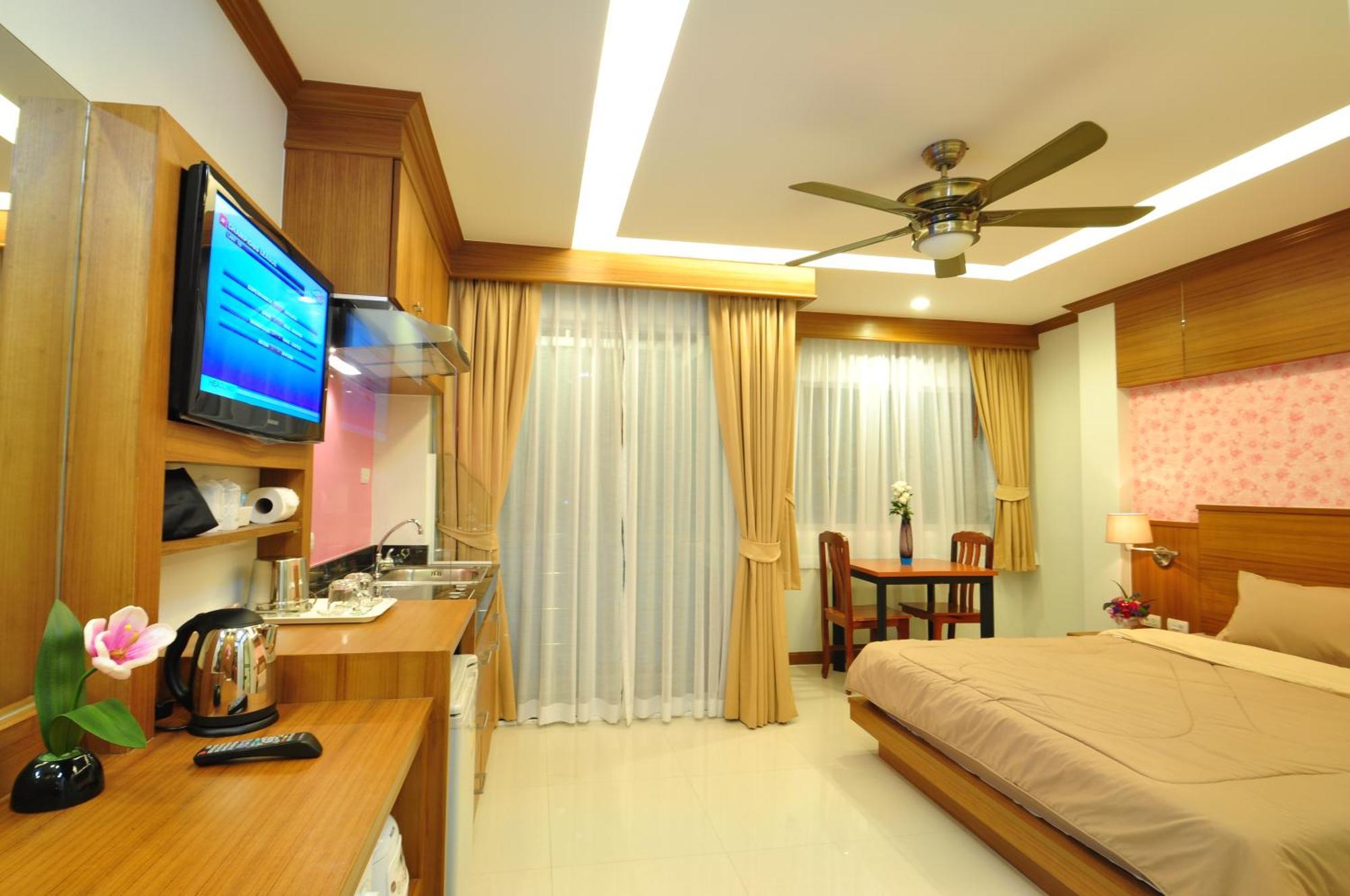 Hotel Harbor & Service