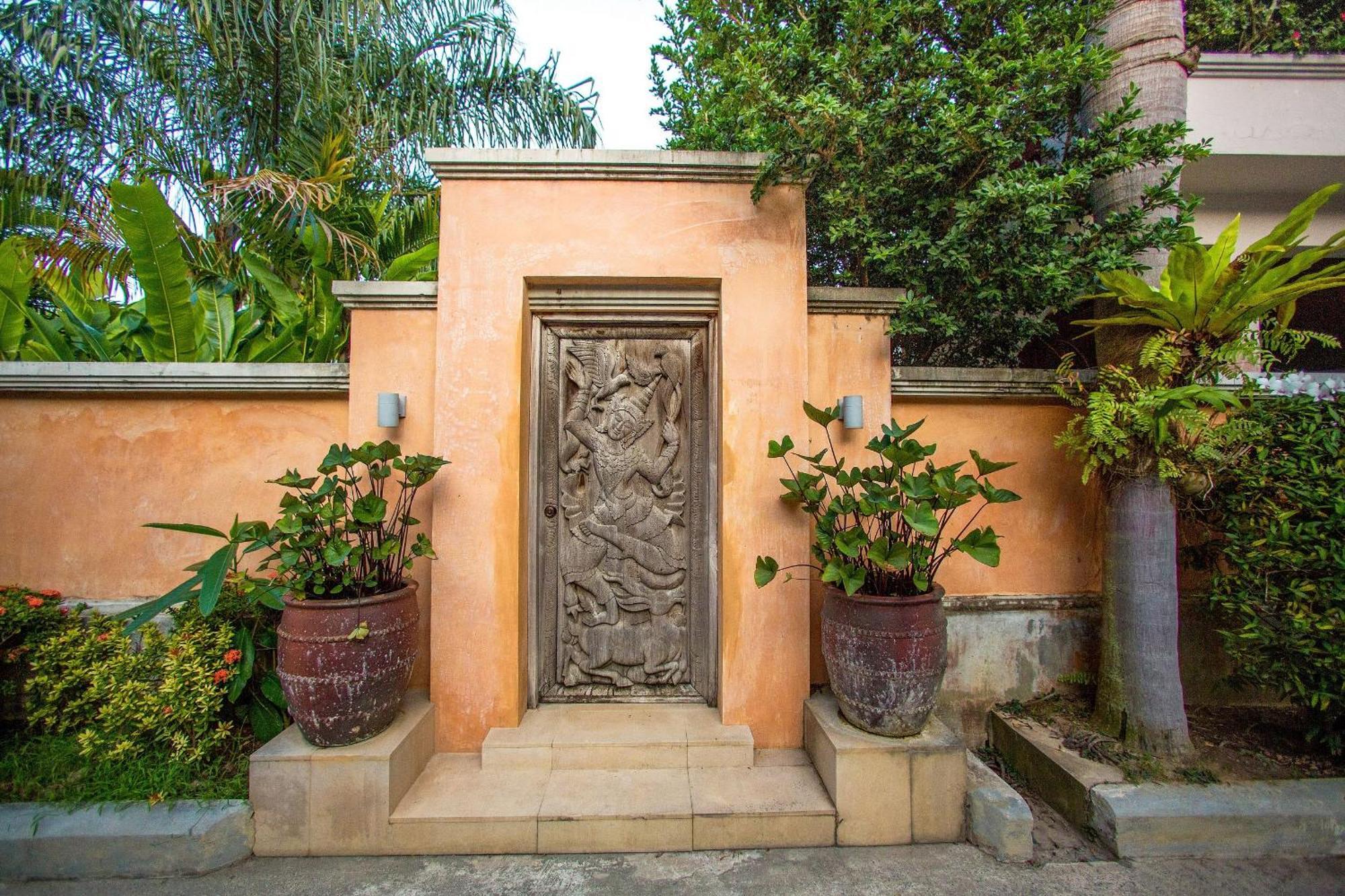 Banyak | Luxury 4br With Terrace And Personal Playground Ban Saiyuan