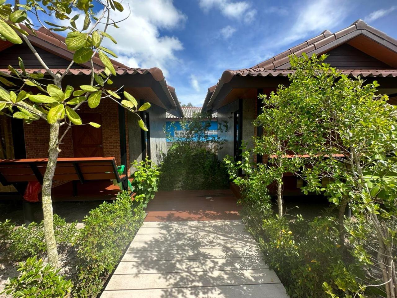 The Beatles Lagoon Chalet *