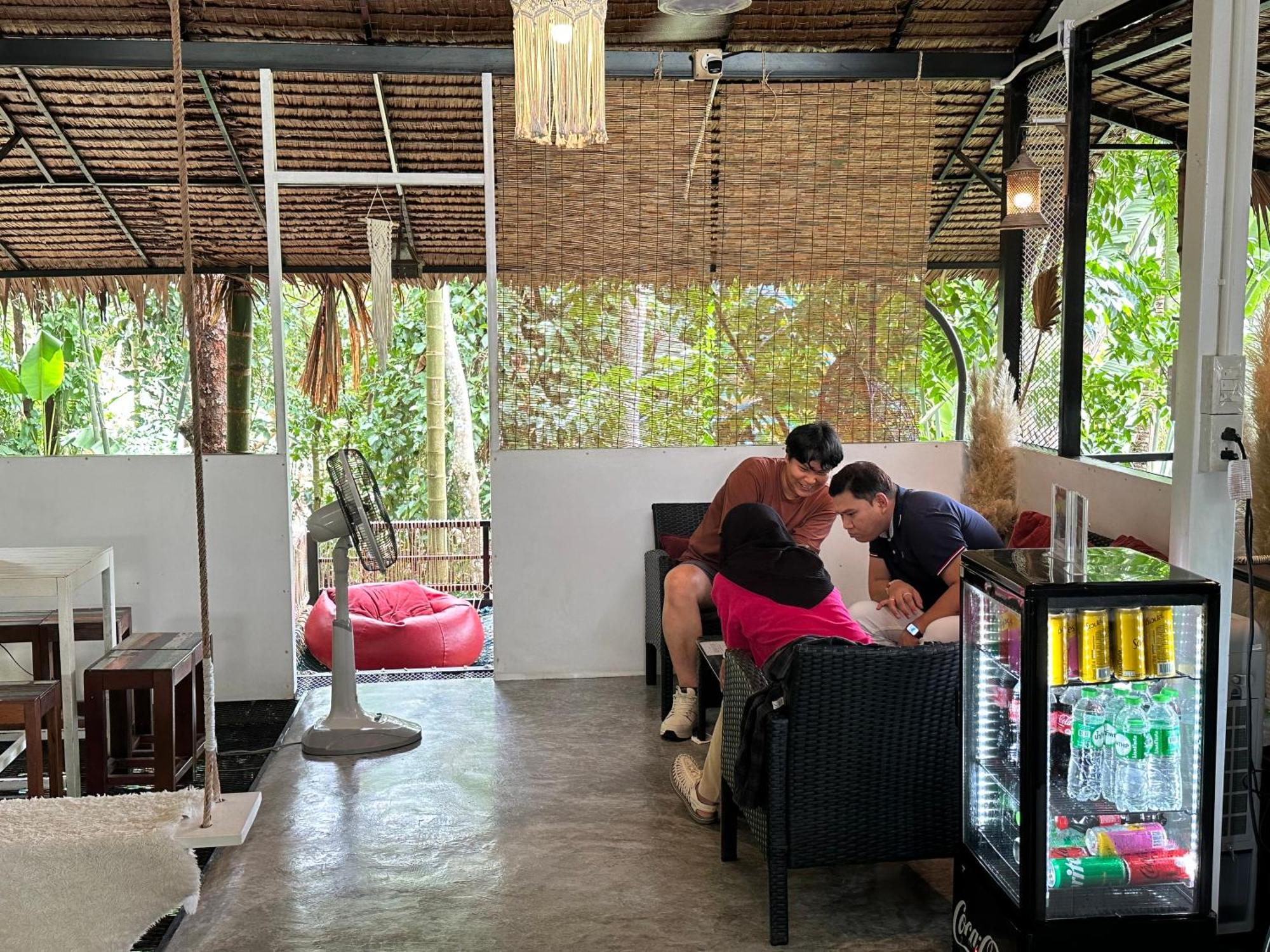 Nua Tone & Cafe