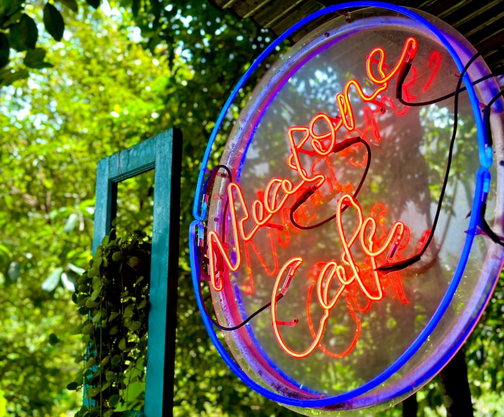 Bed & Breakfast Nua Tone & Cafe *