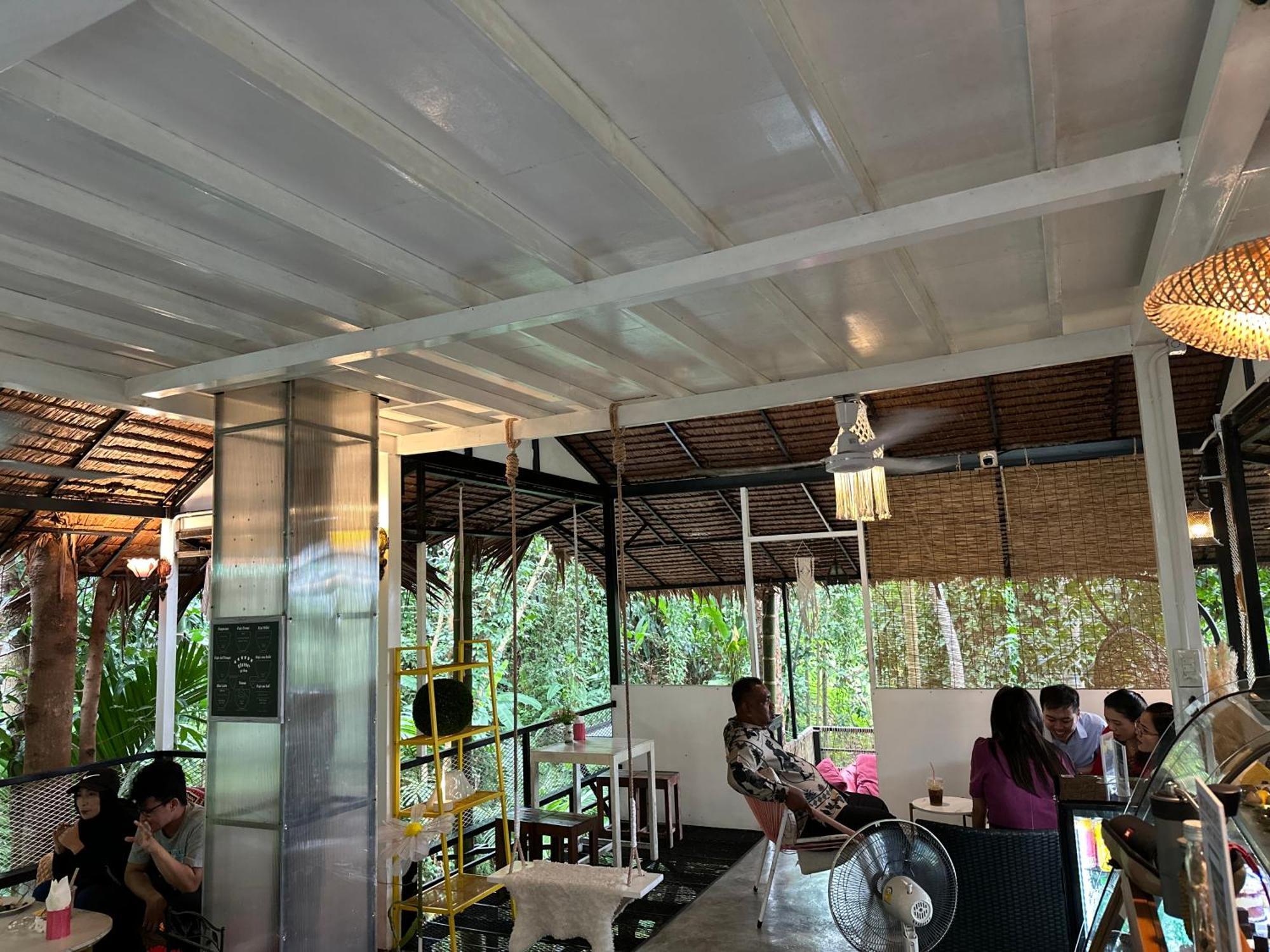 Bed & Breakfast Nua Tone & Cafe Bang Tao Beach (Phuket)