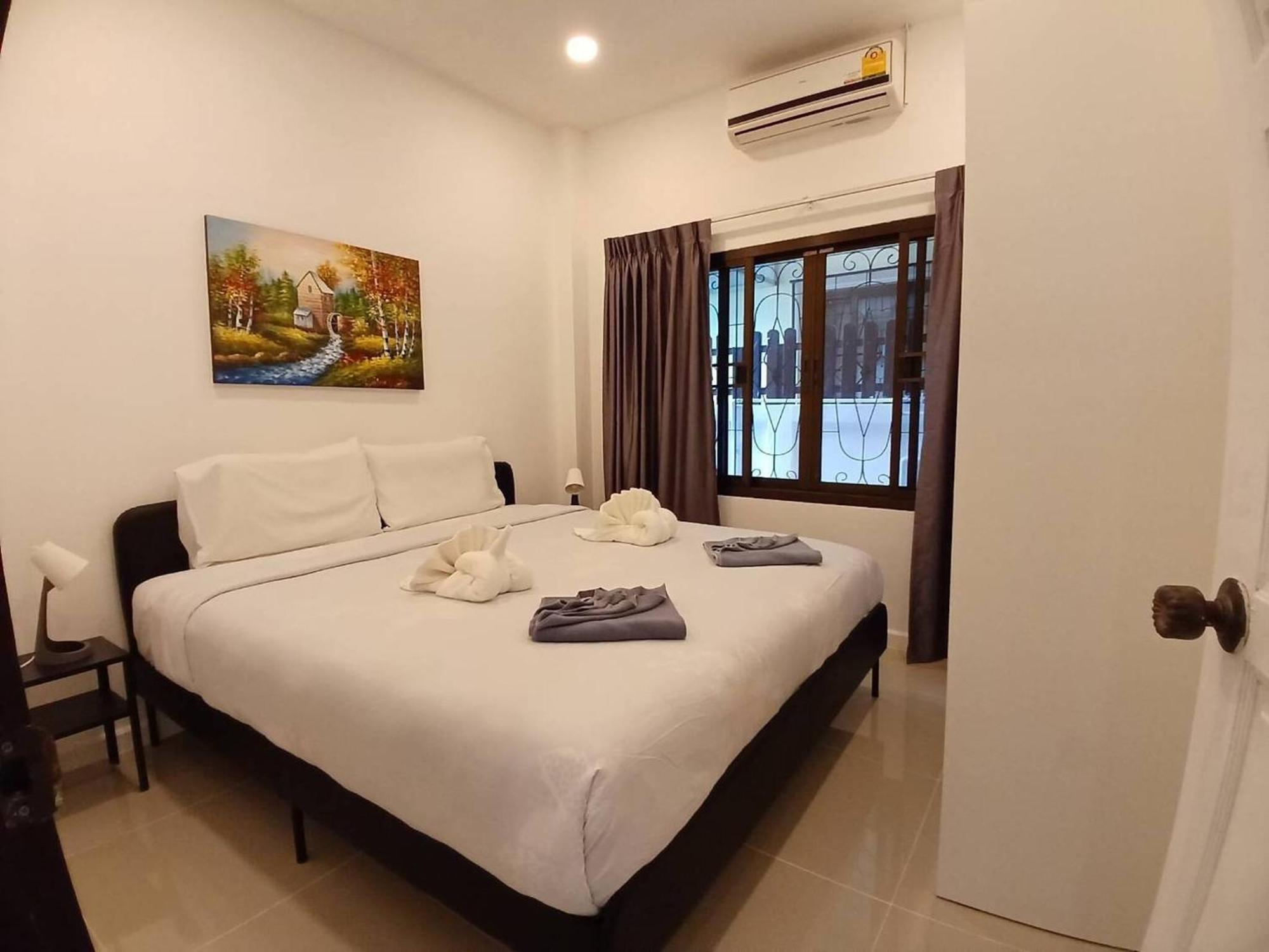 White House With 2br1bath Near Water Fall