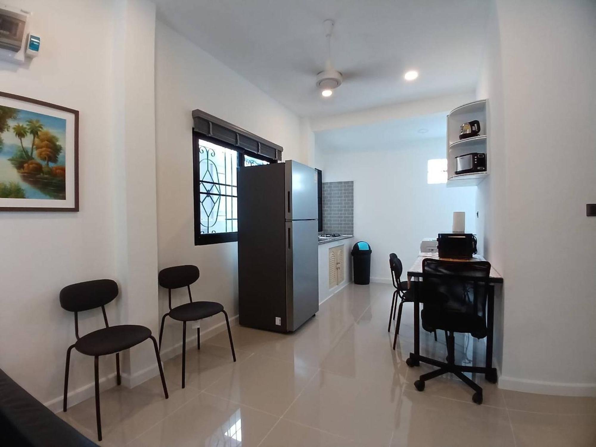 White House With 2br1bath Near Water Fall Holiday home *
