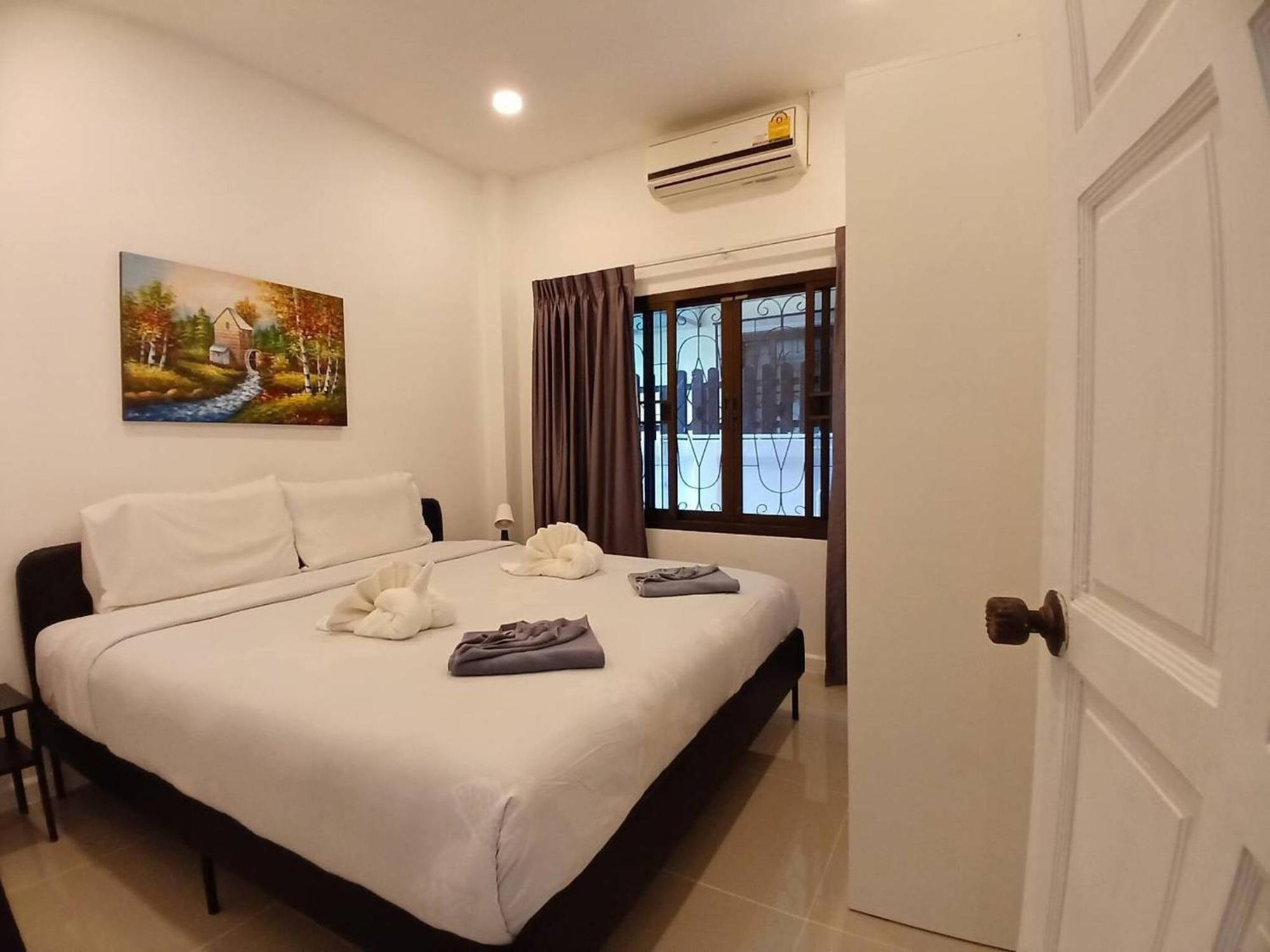 White House With 2br1bath Near Water Fall *