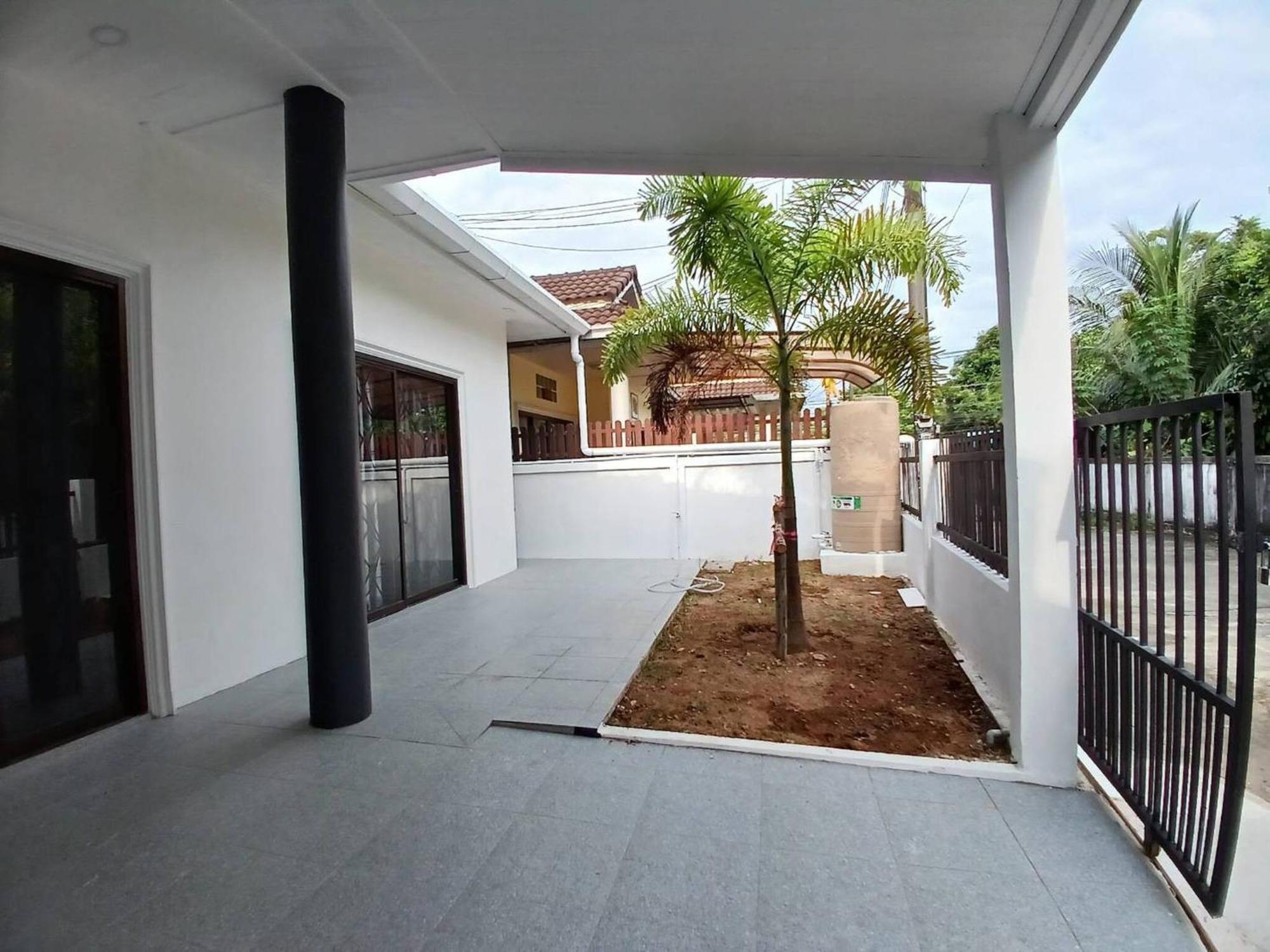 White House With 2br1bath Near Water Fall Holiday home *
