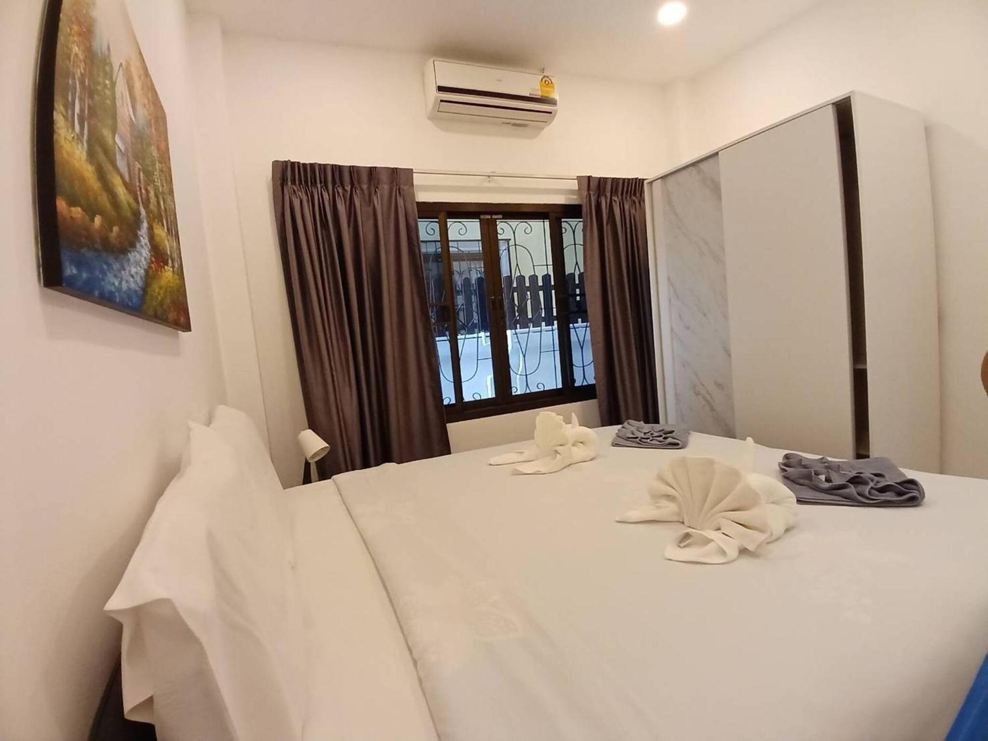 Holiday home White House With 2br1bath Near Water Fall