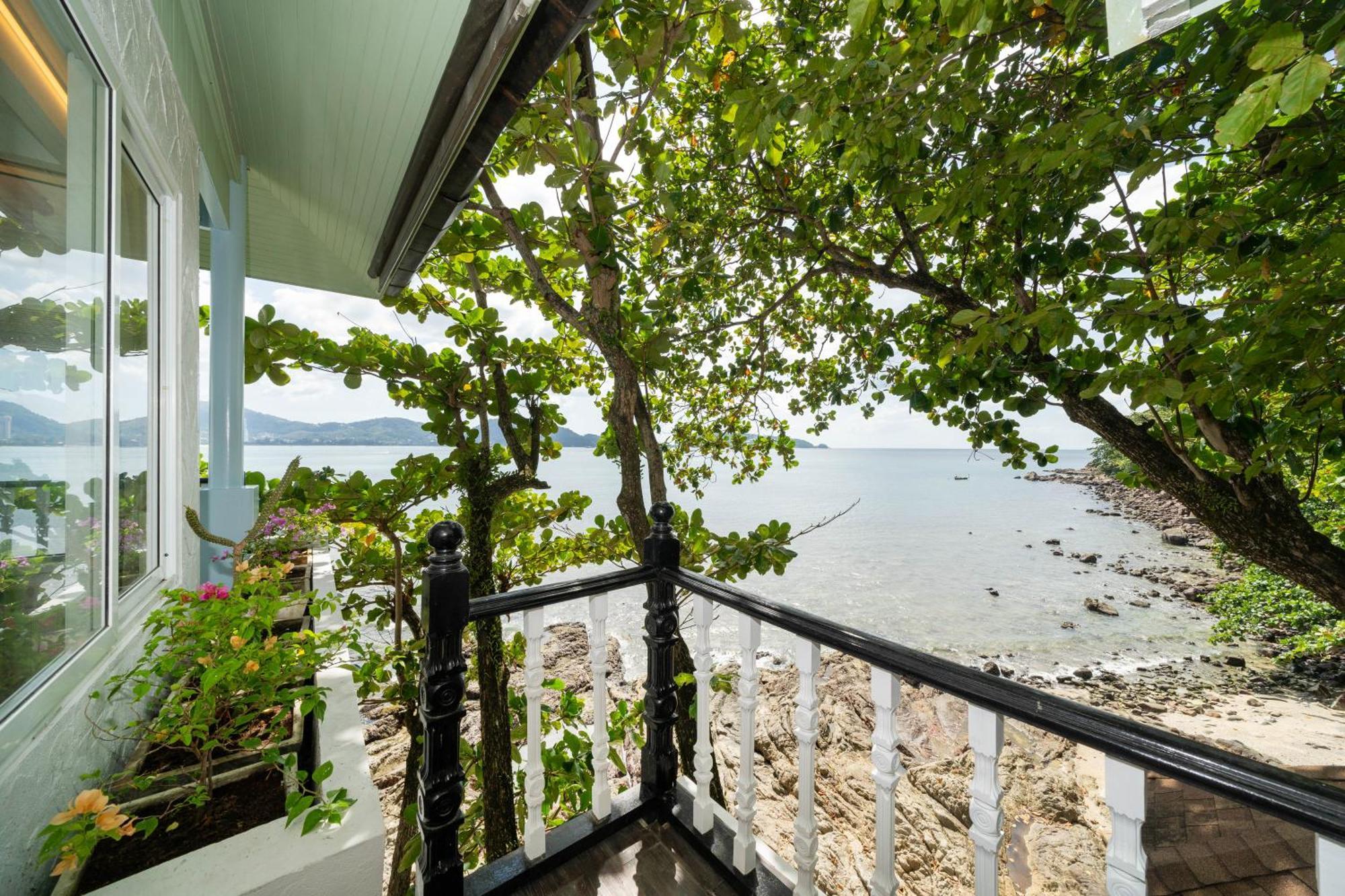 Villa Front Kalim *