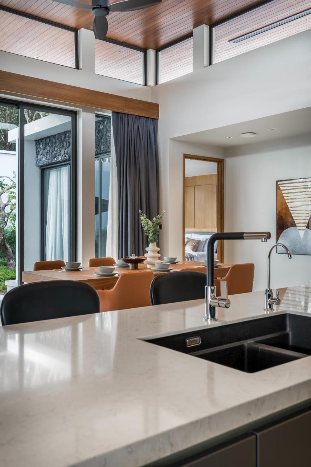 Space Botanica Modern Loft Ban Pak Lak