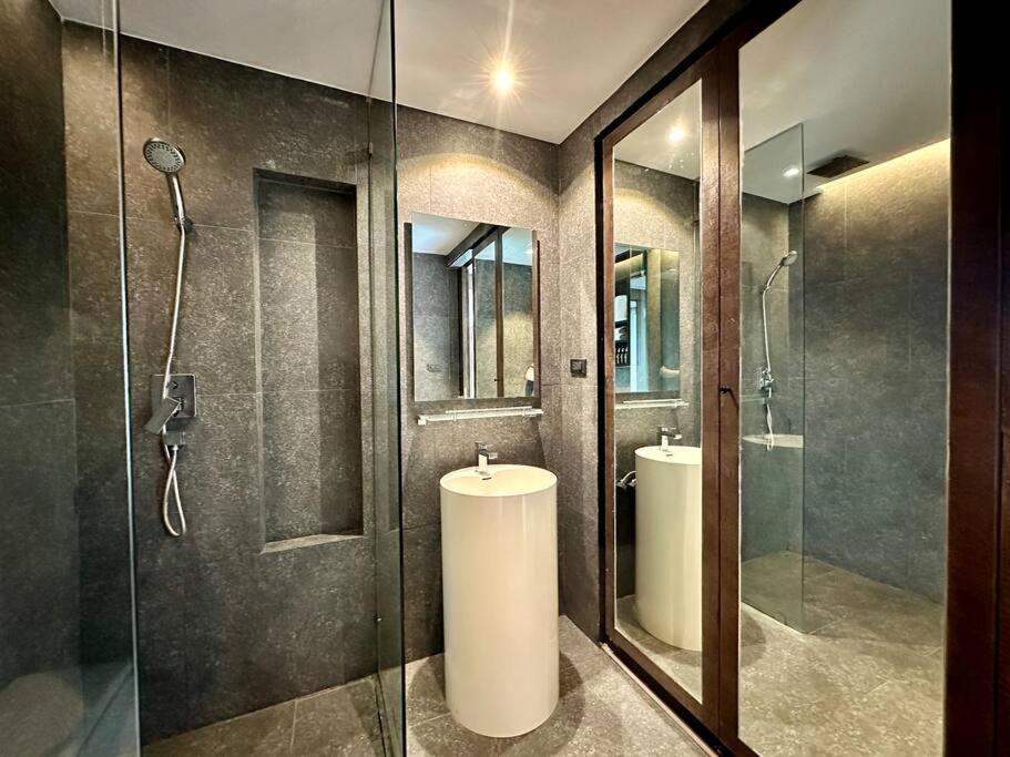 P33 Pool View 2 Bedroom *