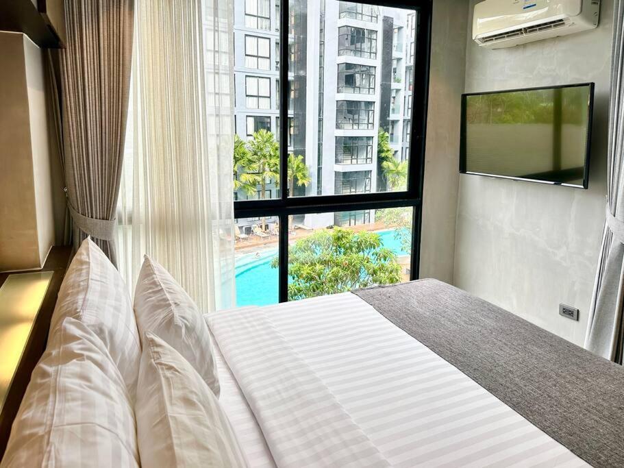 P33 Pool View 2 Bedroom Apartment