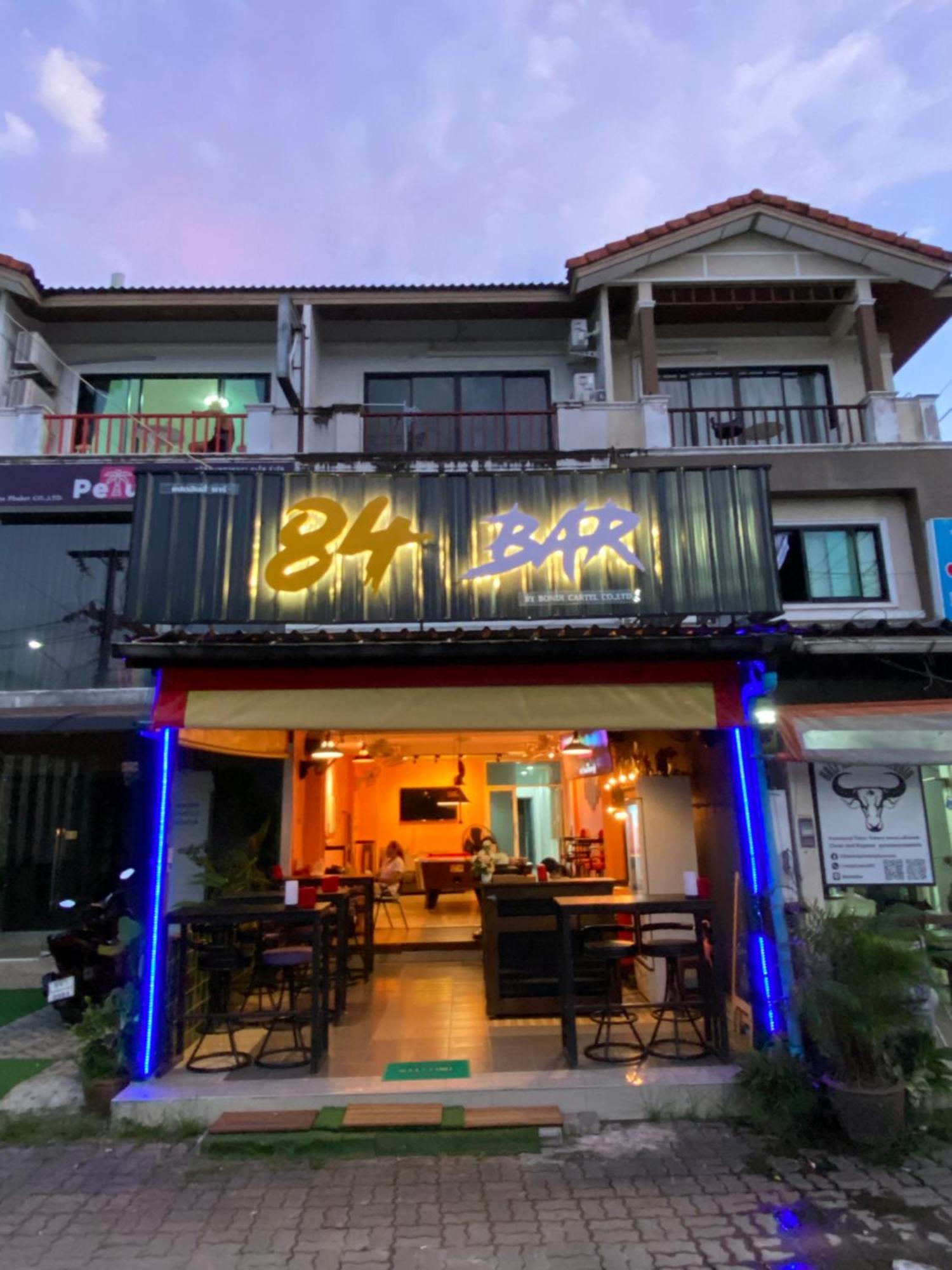 Apartment 84 Bar & Kathu