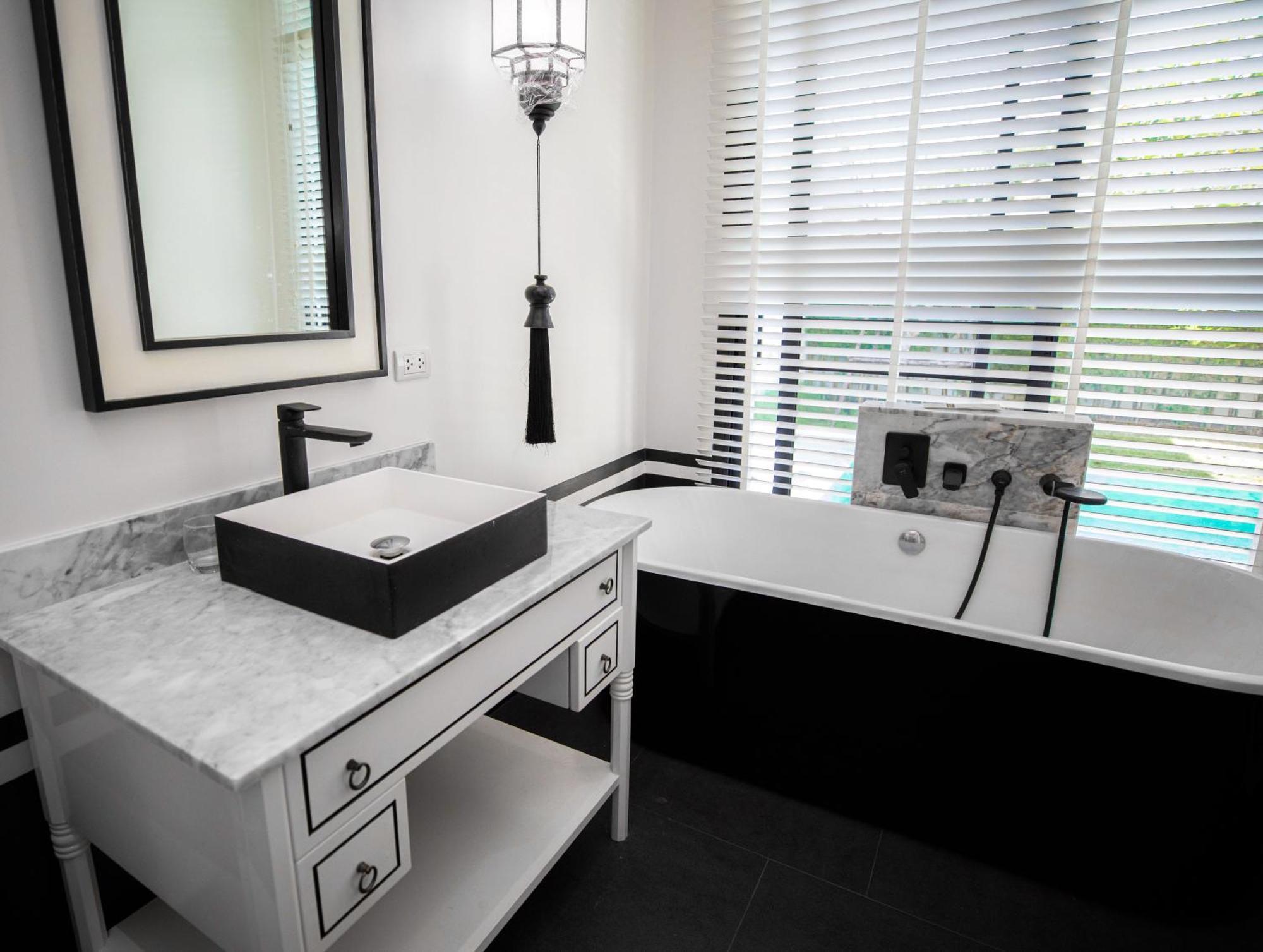 Guest house 查龙3卧室花园泳池别墅 Ban Suan (Phuket)