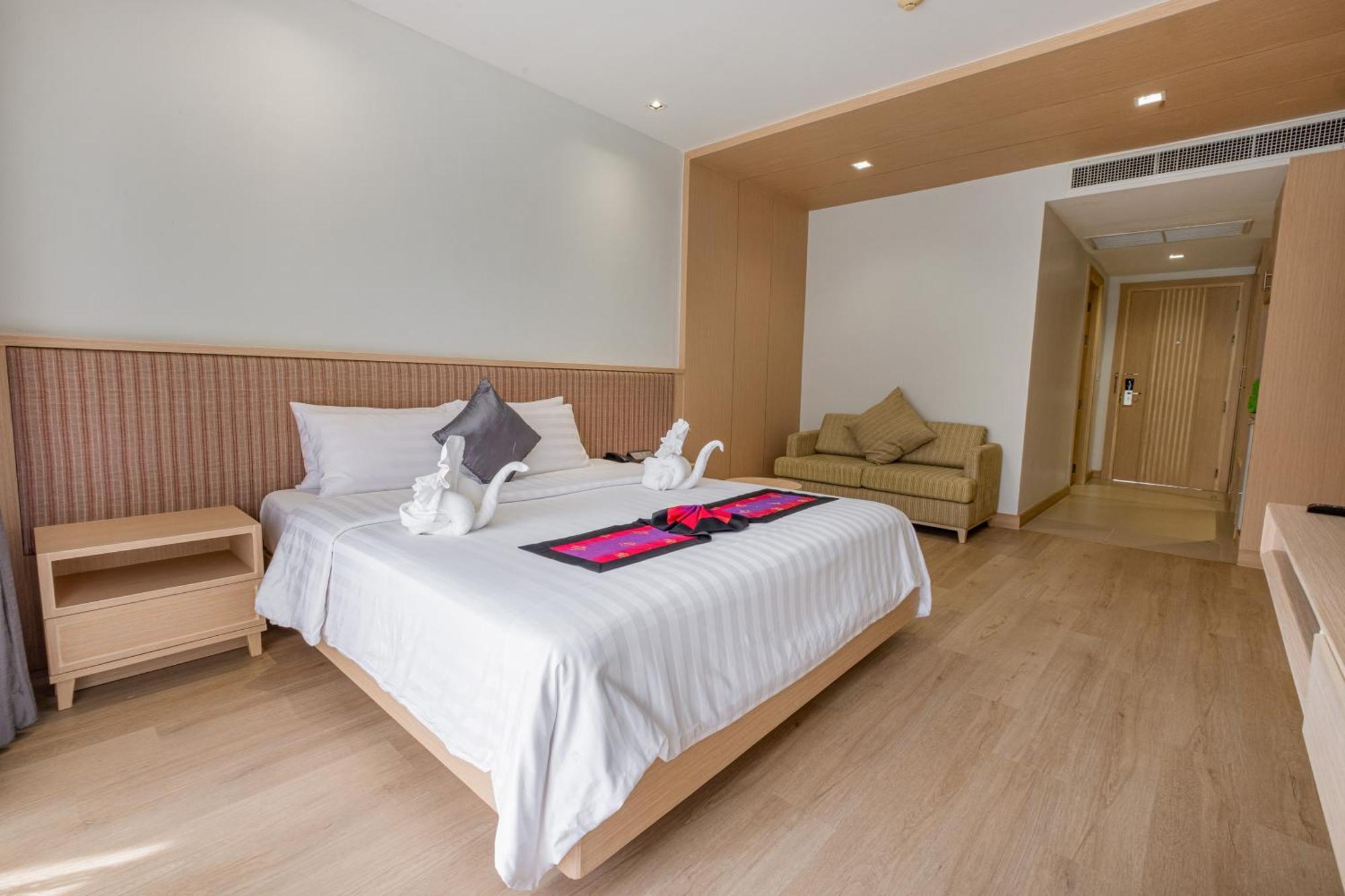Hotel Estella Phuket 5*