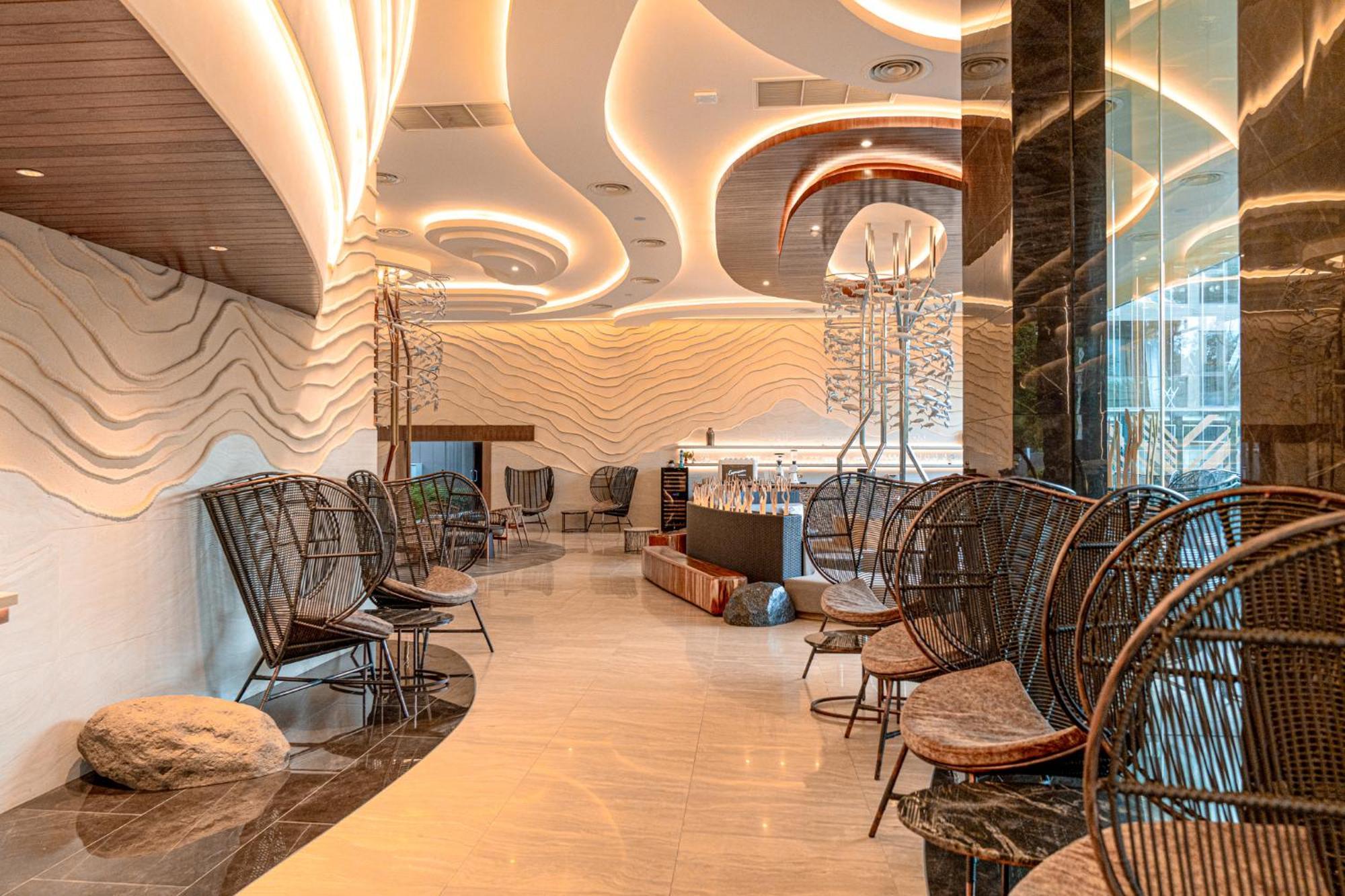 The Marin Phuket 5* Strand Kamala