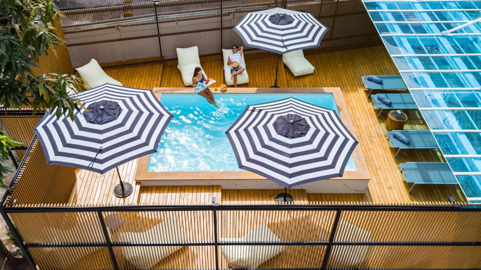 Hotel The Tint At Town - Sha Phuket