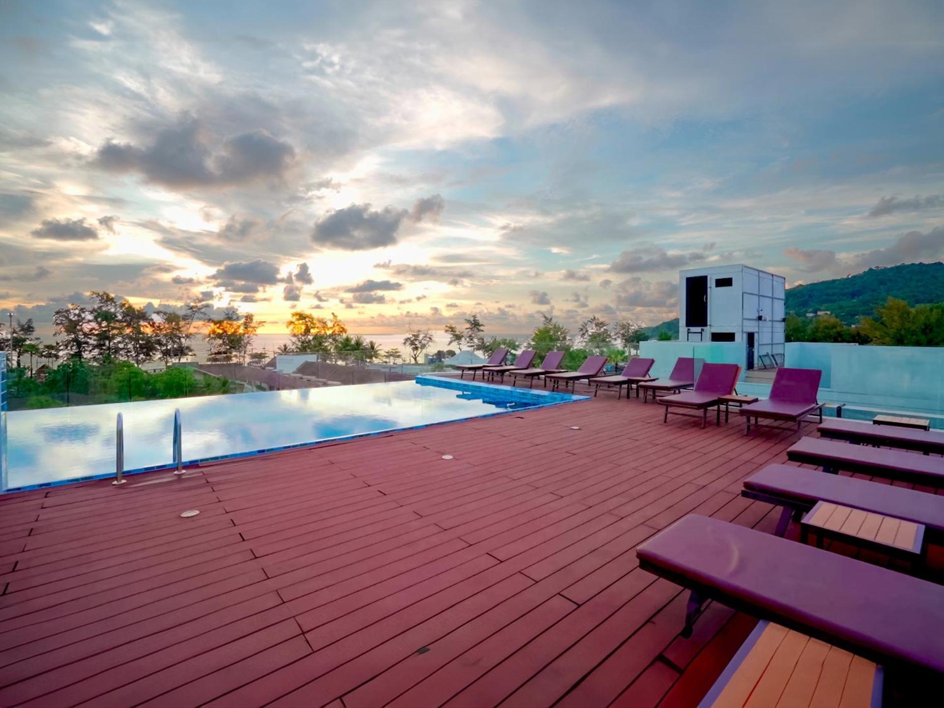 Phoenix Hotel 4*