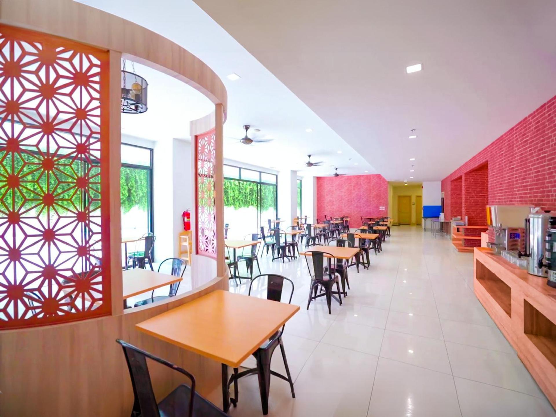 Hotel Phoenix Karon