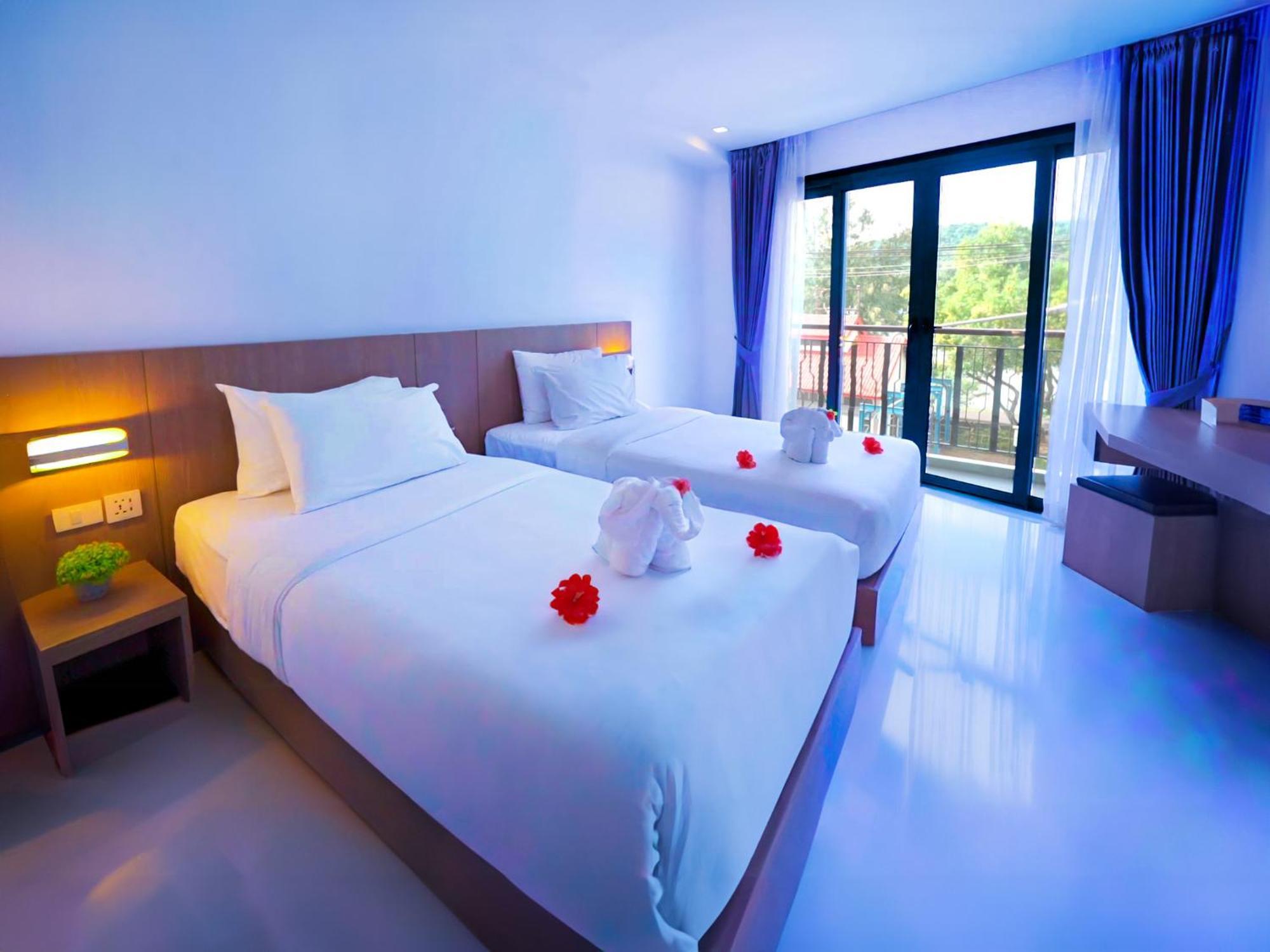 Phoenix Hotel 4*