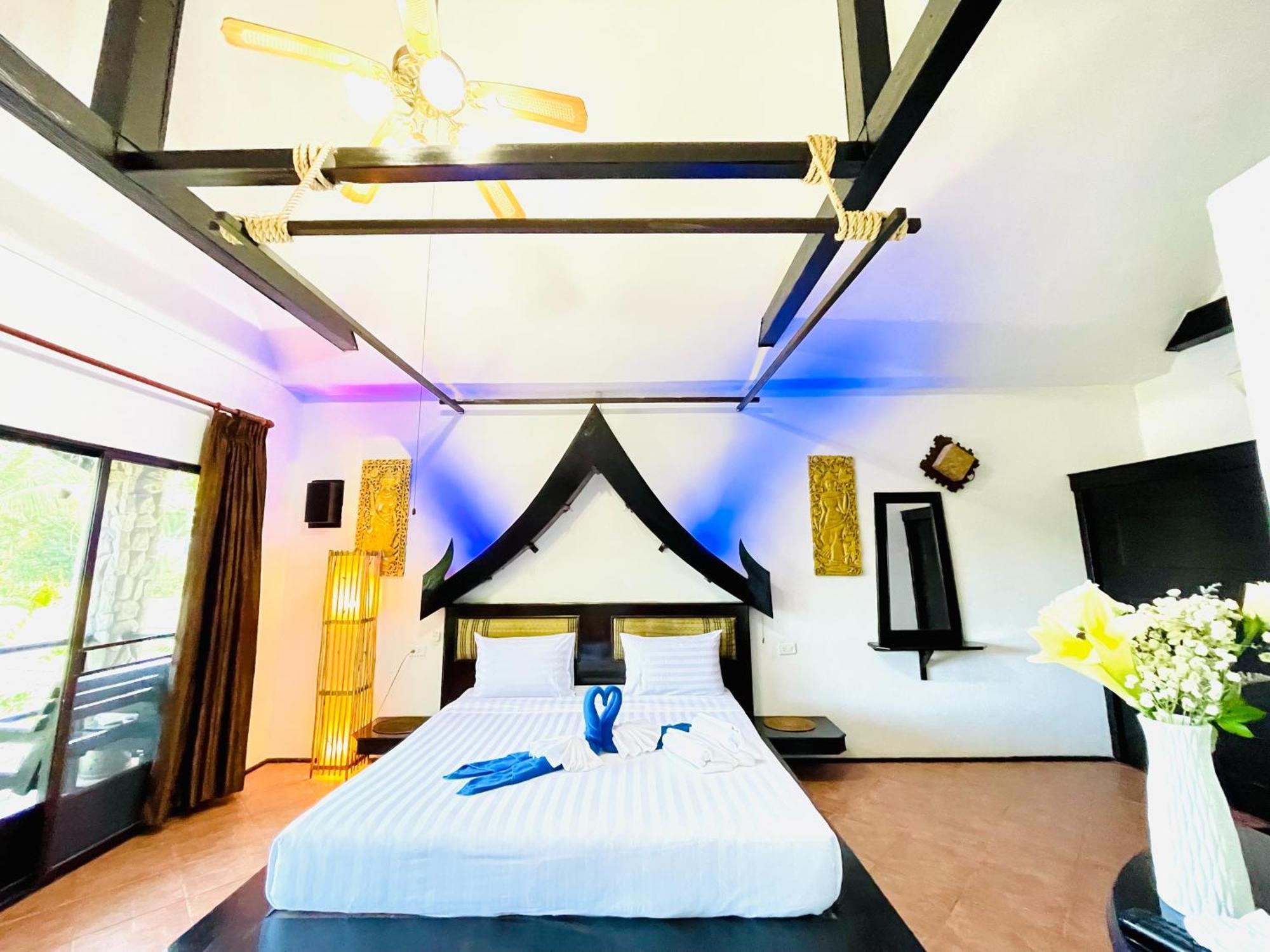 Hotel Boomerang Village Kata Beach (Phuket)