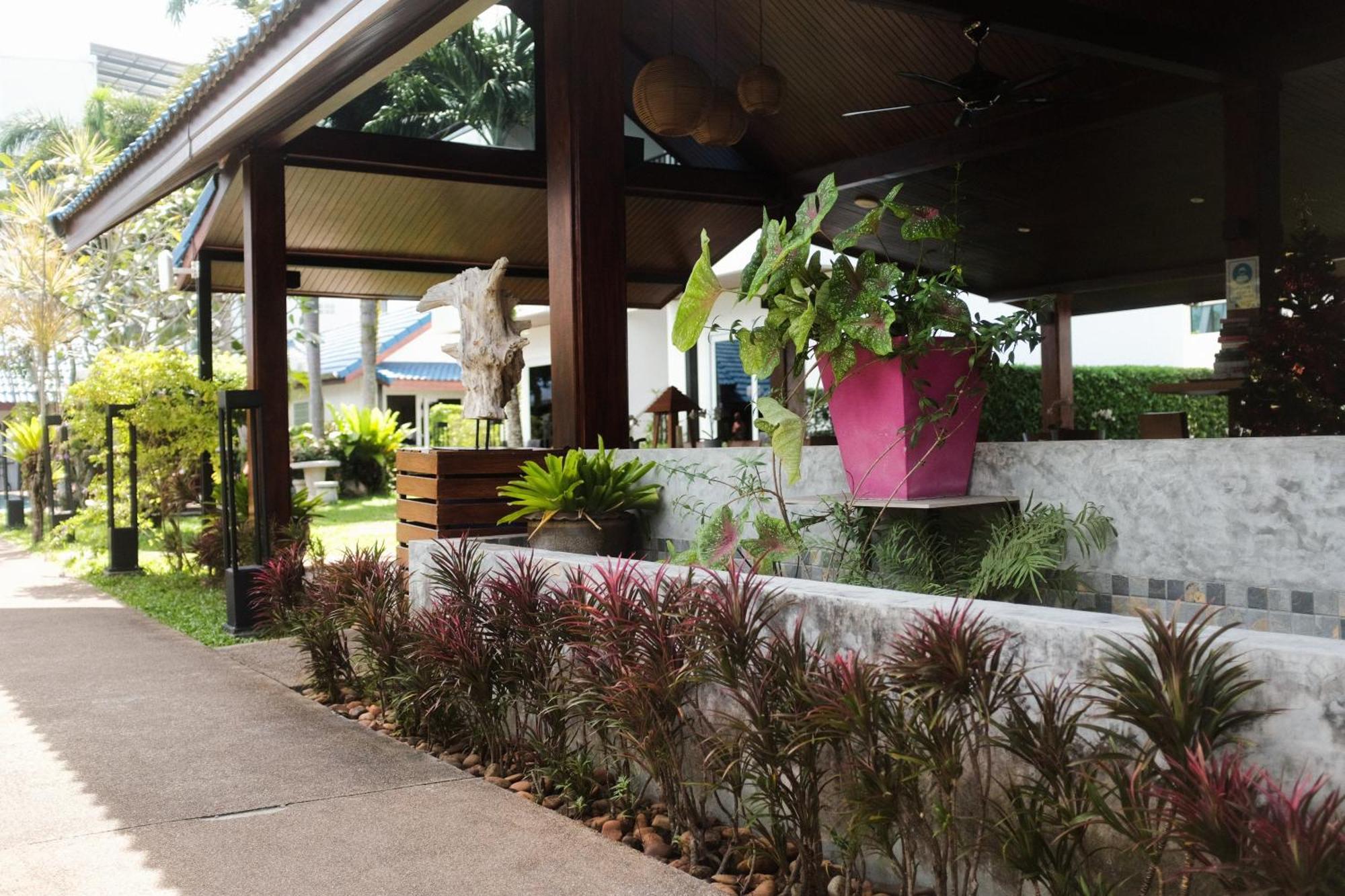 Phuket Airport - Sha Extra Resort
