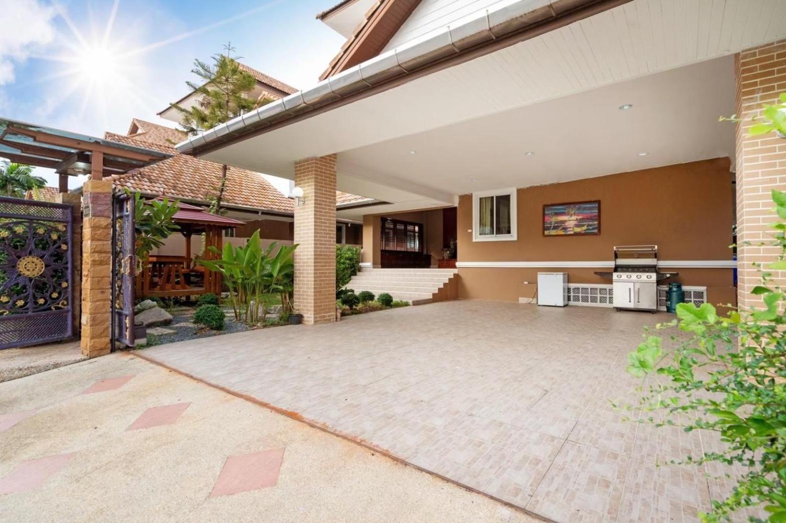 Private Pool And Thai Style By Andaman Villa *