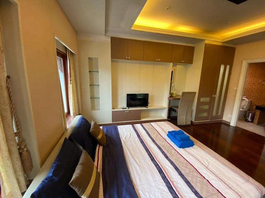 Private Pool And Thai Style By Andaman Villa *