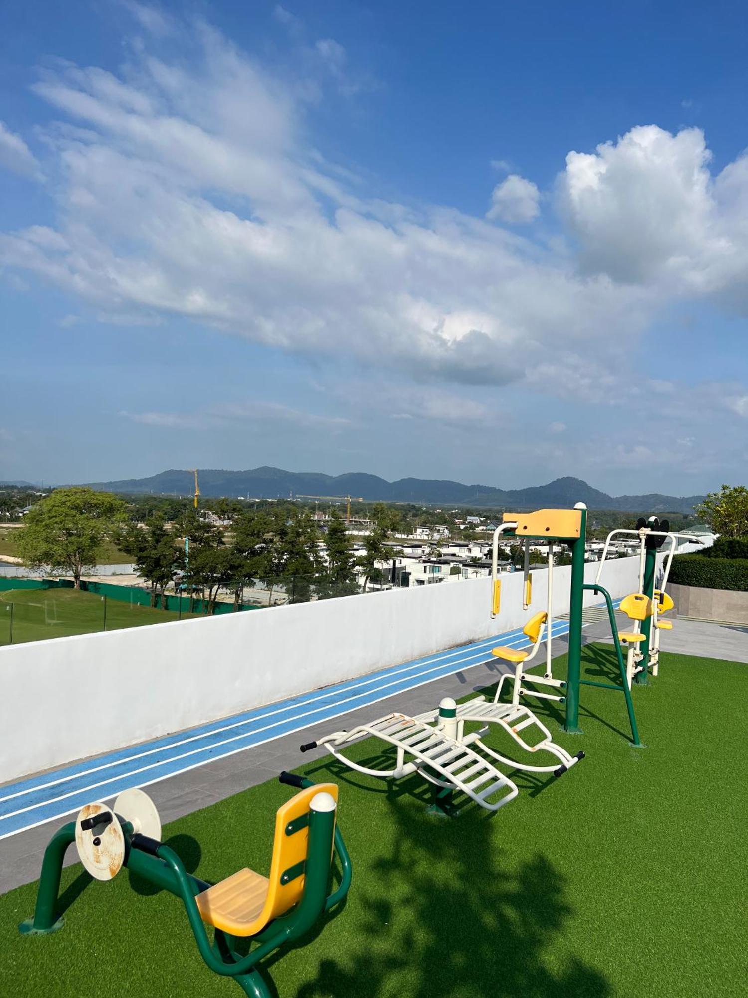 Modern 2-bedroom Garden View In Skypark Laguna * Bang Tao Beach (Phuket)