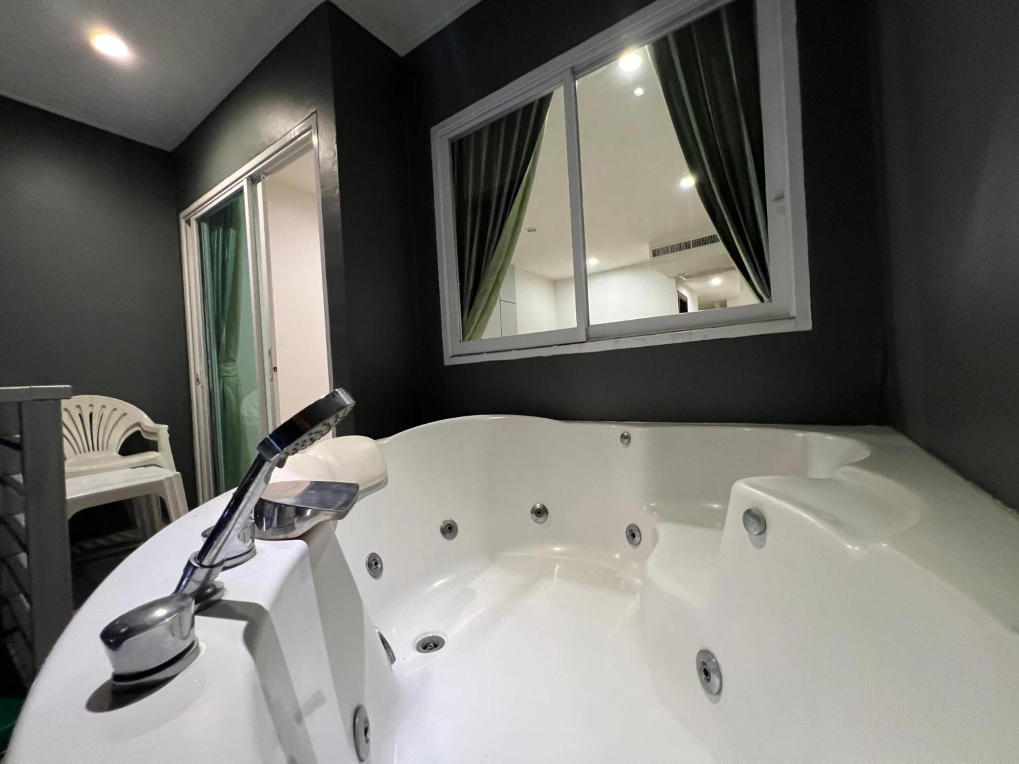 Zephyr Grand Hotel Patong