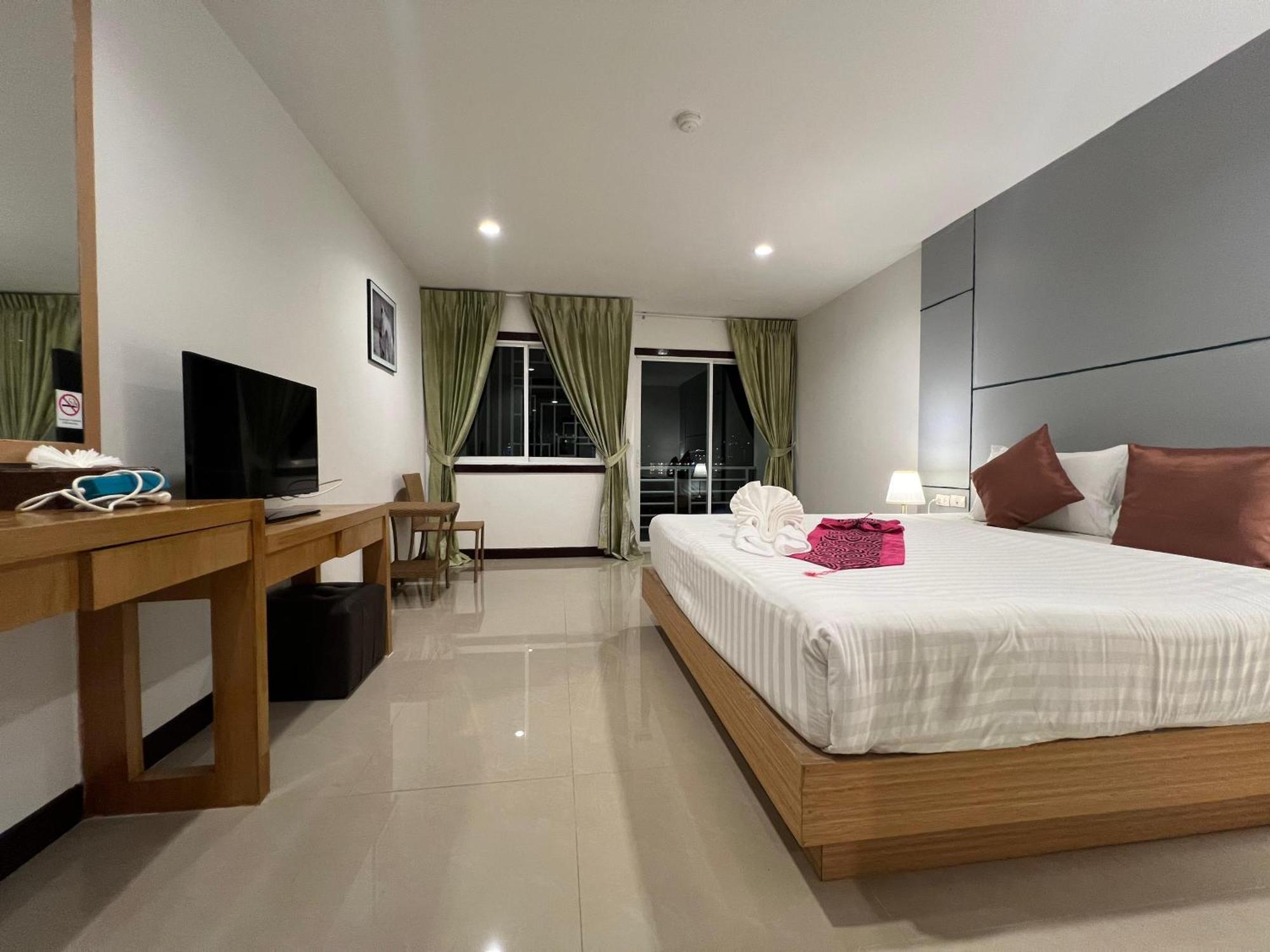 Zephyr Grand Hotel Patong