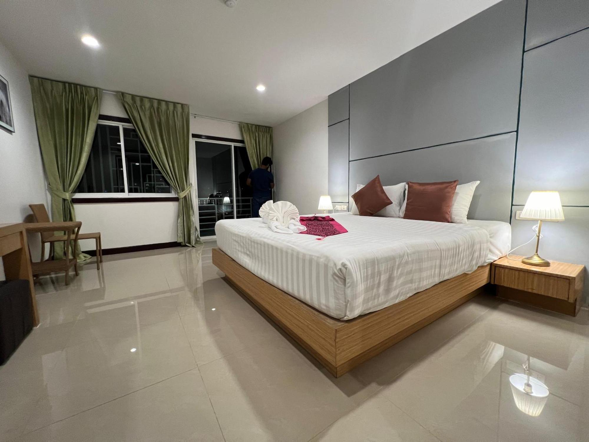 Zephyr Grand Hotel